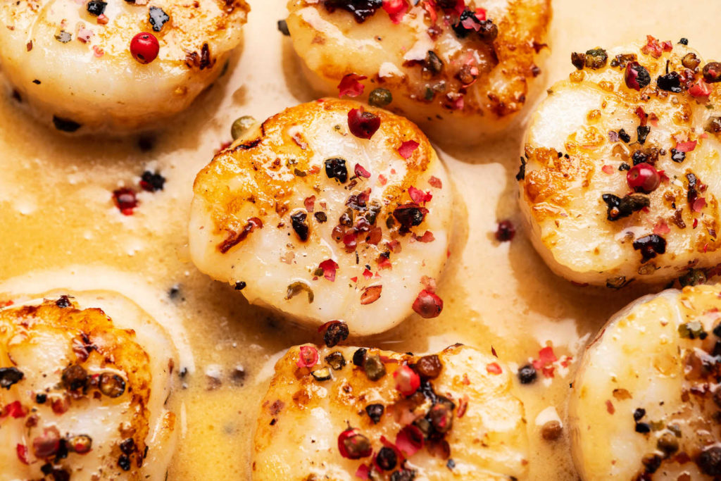 Sautéed Scallops With Crushed Peppercorns