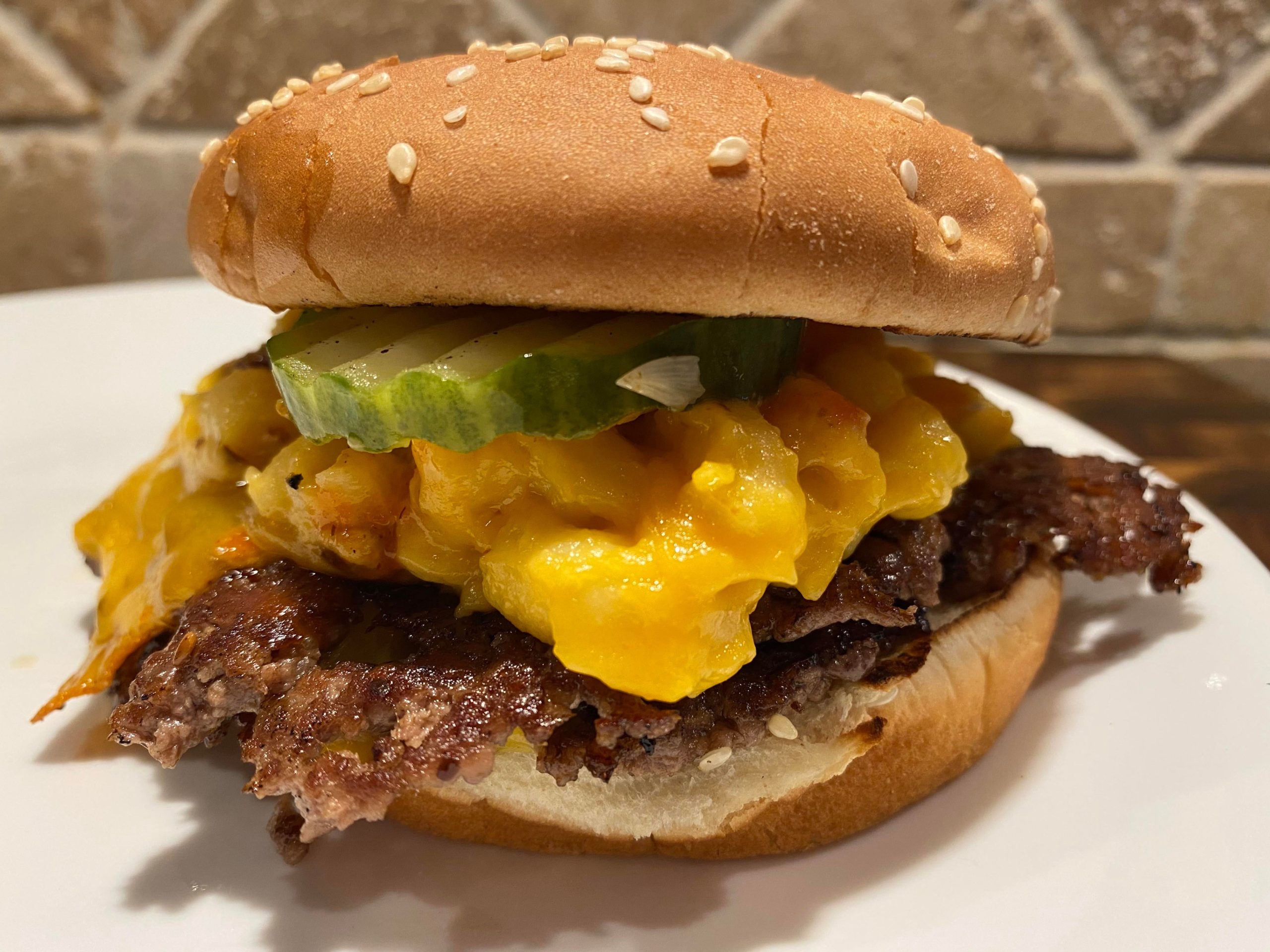 Smash burger with Mac and cheese 😲 Dining and Cooking