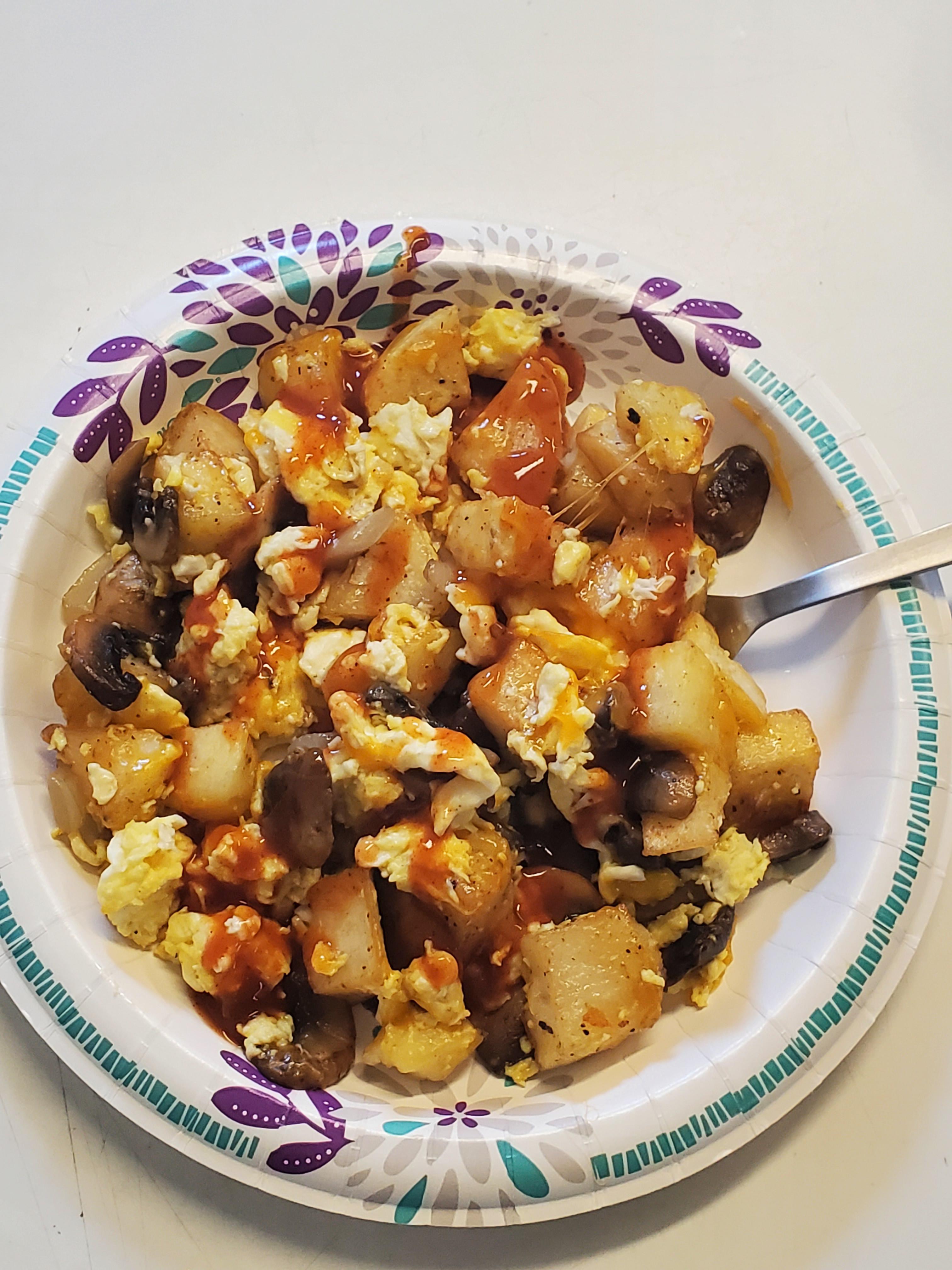 Potato Scramble Pan Fried Potatoes Eggs Cheese Mushrooms Onion And Drizzled With Picante Sauce Dining And Cooking