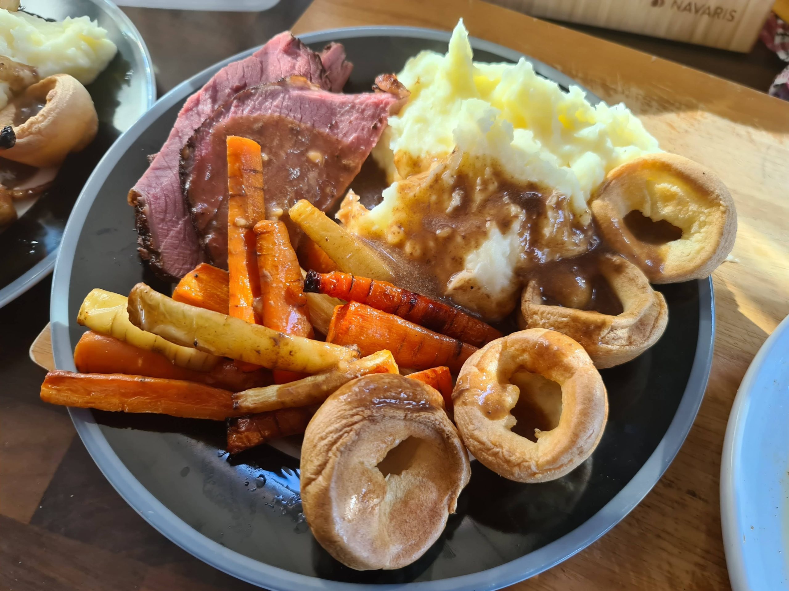 Topside beef SV roast dinner (132.8F / 56C) with Yorkshire puddings and