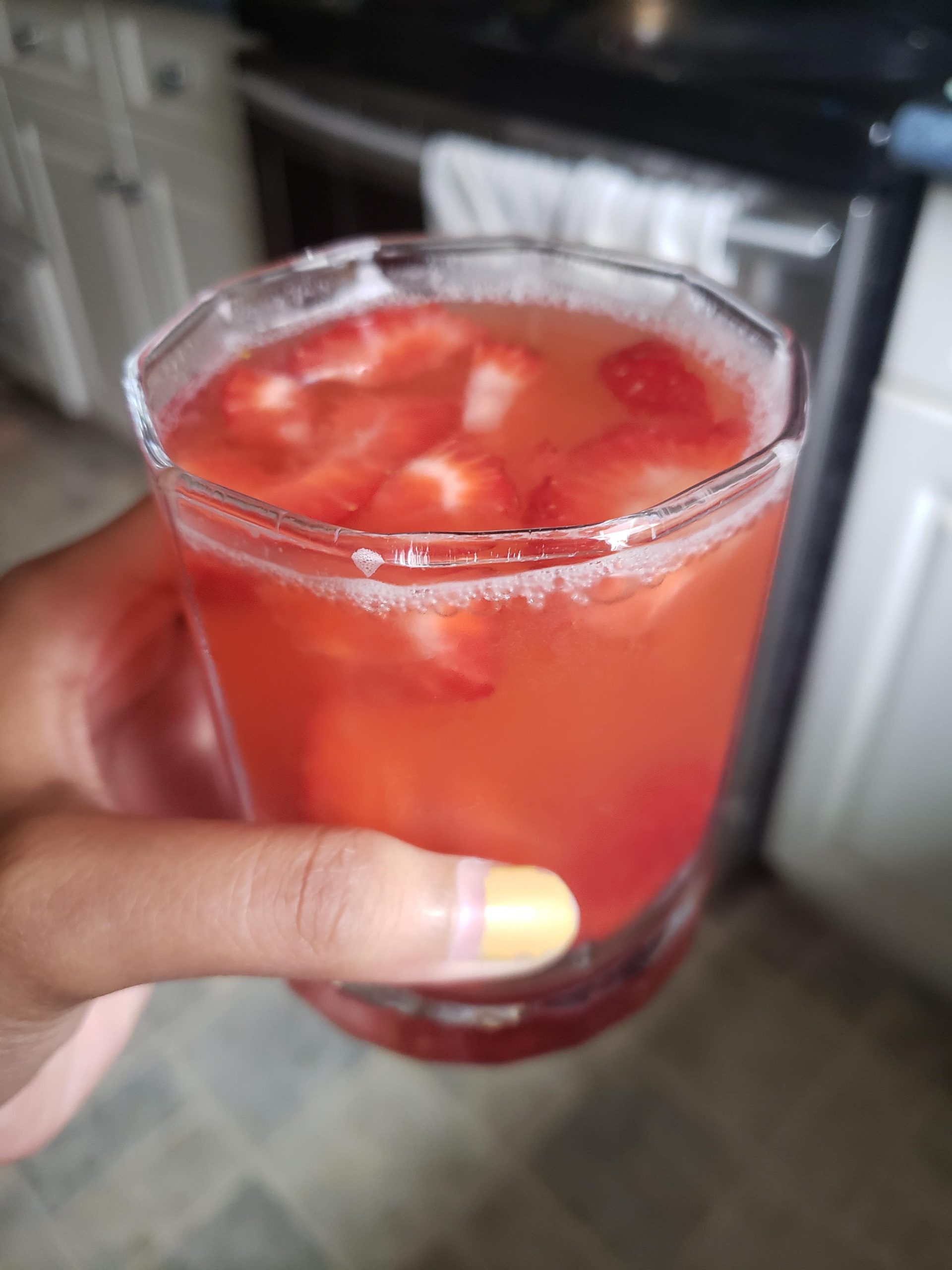 Minute Maid Light Lemonade (25) + strawberries (25) for this super