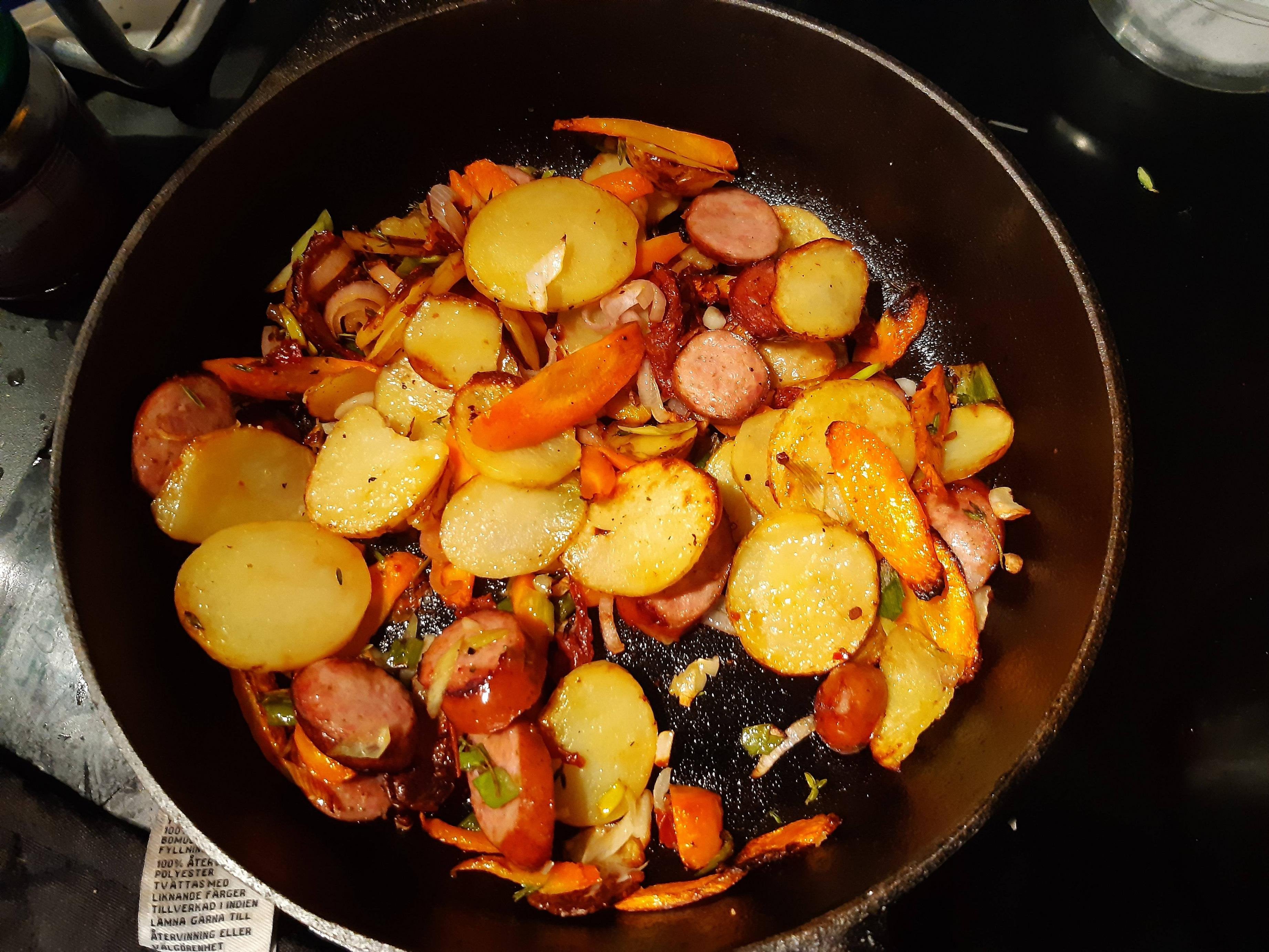 "Cowboy skillet" potatoes, sausage and onions Dining and Cooking