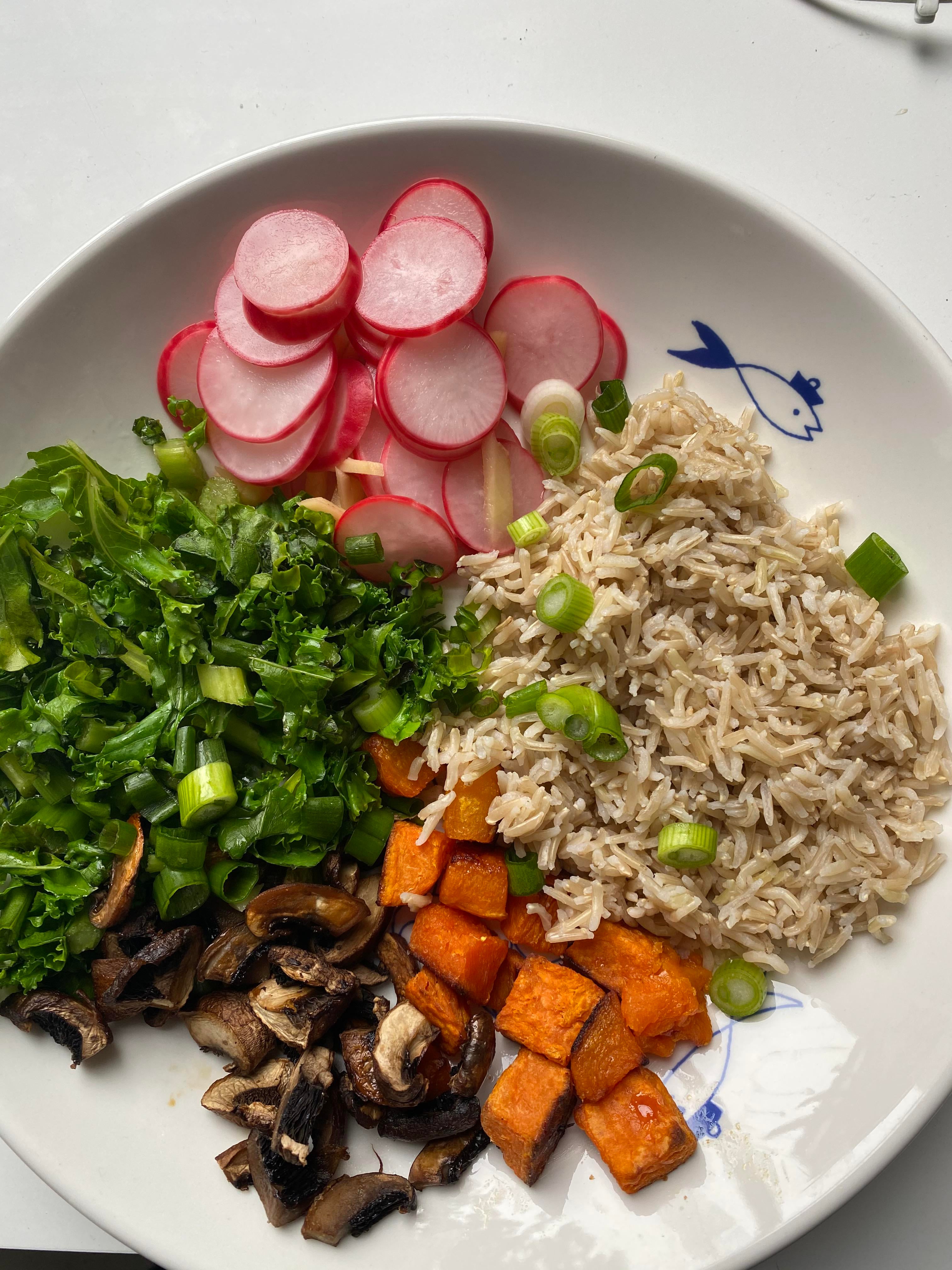 Miso vegetable bowl, only 488 calories and sooo good! Recipe linked