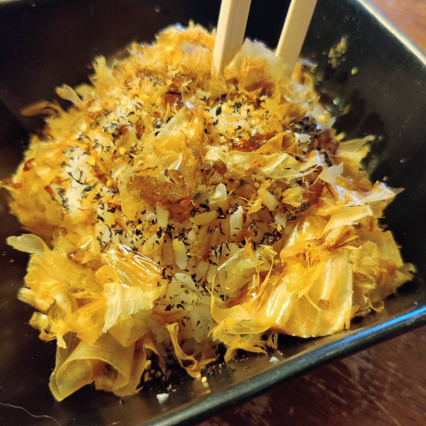 Here's Nekomanma, or cat rice, an Ode to Midnight Diner Ep 2. Sushi