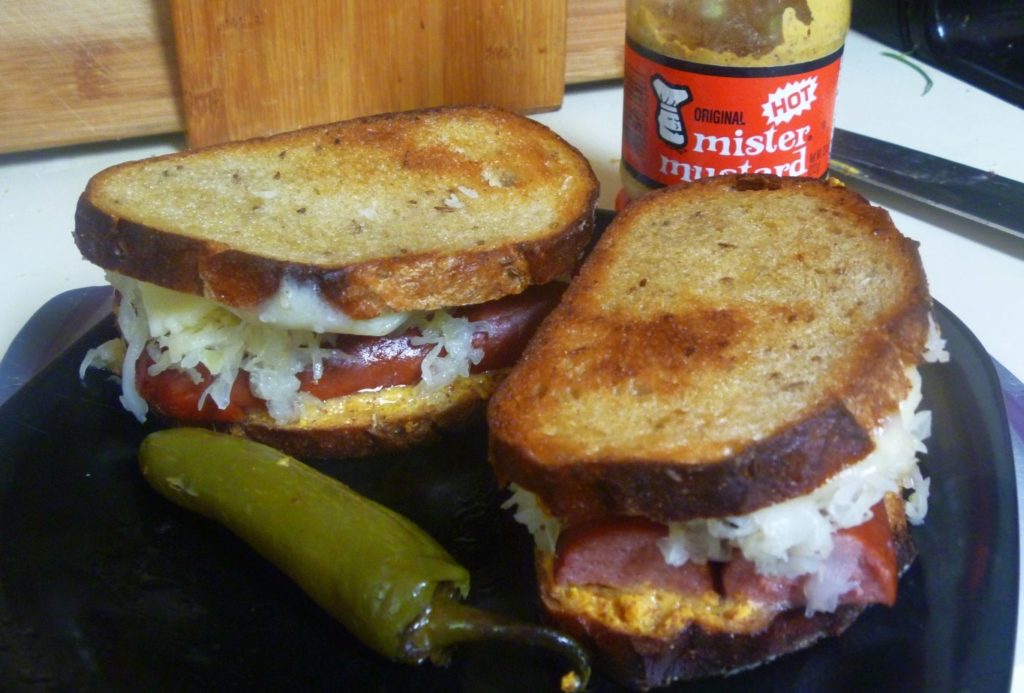 Pastrami, garlic sausage, pepperoni, salami, ham, cheddar, mixed veg