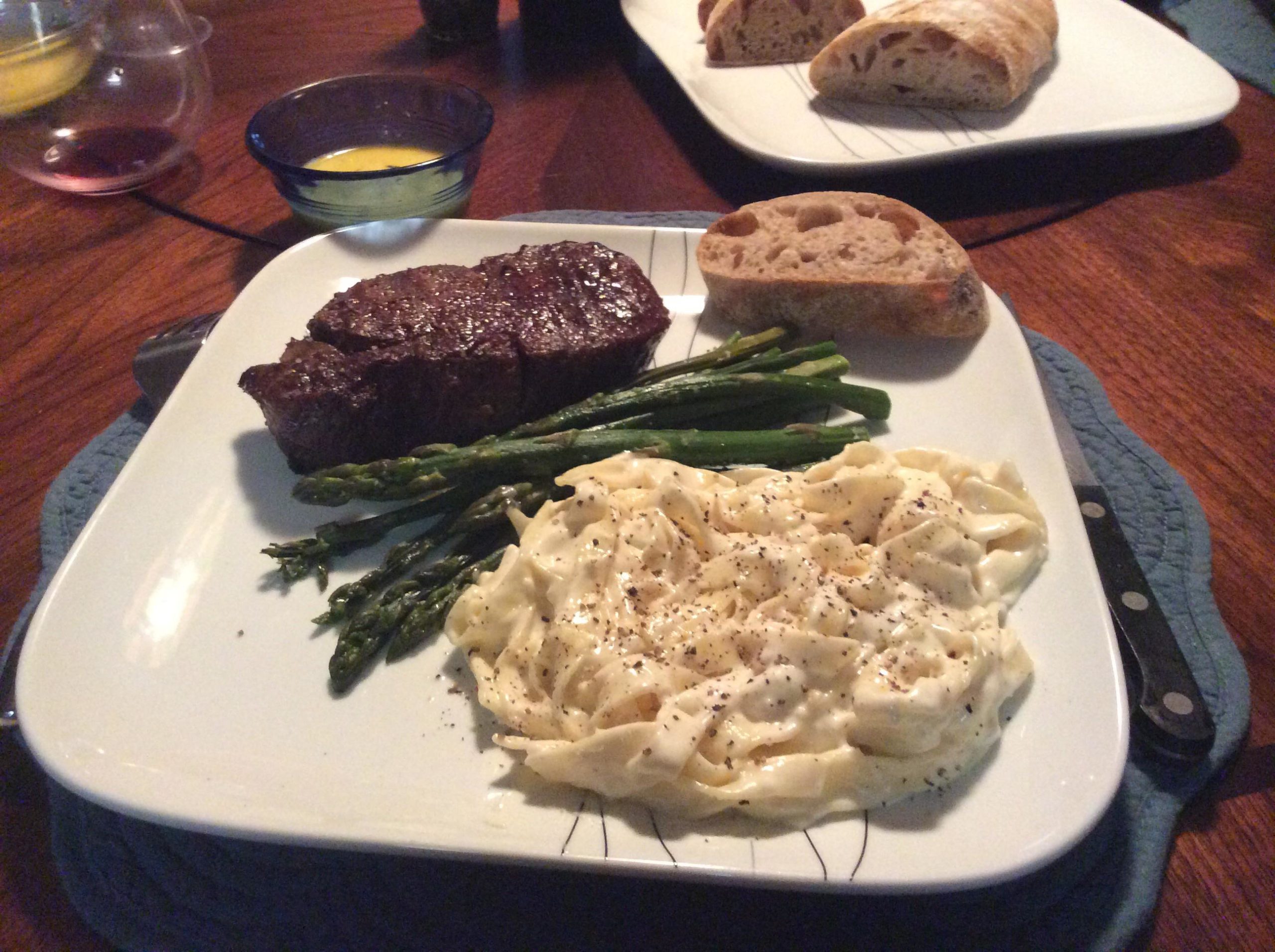New York strip steak, fettuccine Alfredo and asparagus.👌 Dining and