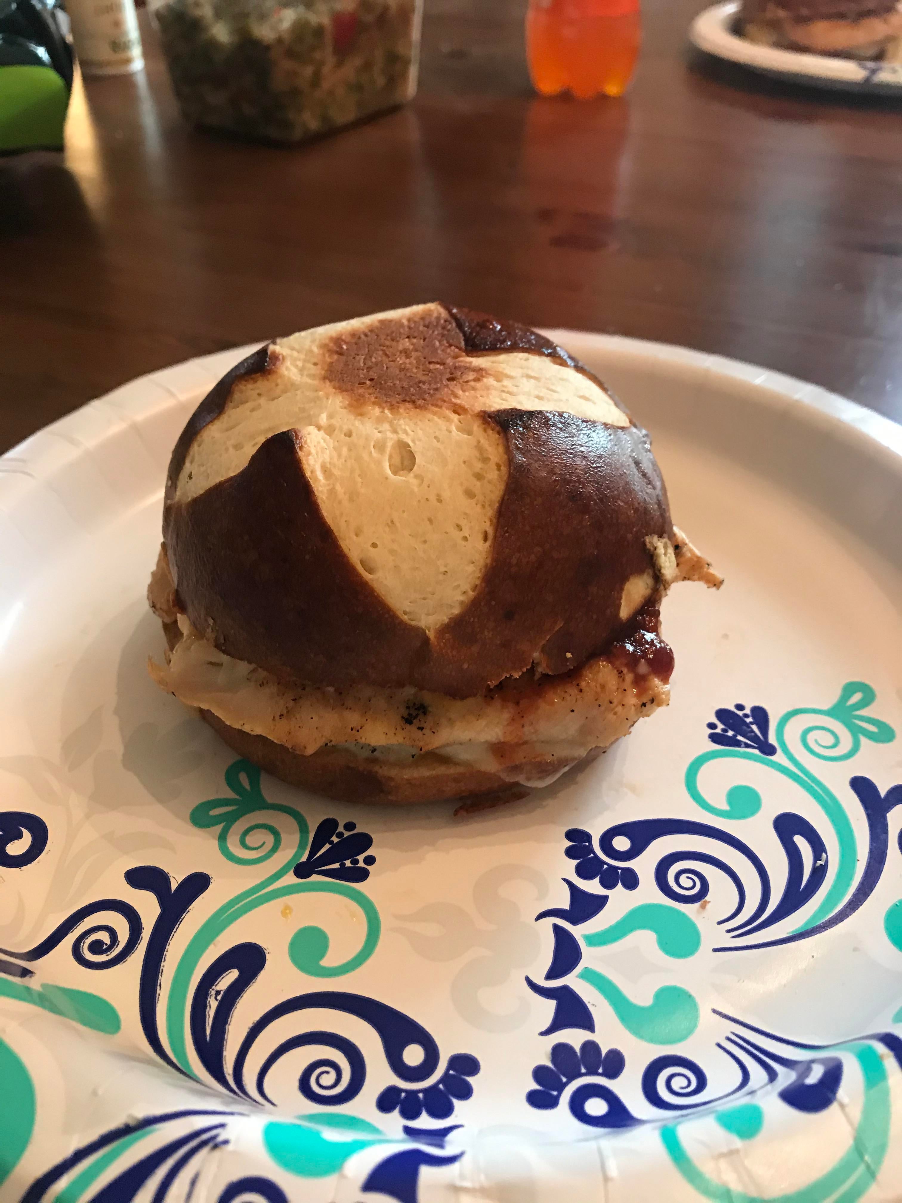 Aldi has hands down the best pretzel rolls I’ve ever had 🙌 Dining and