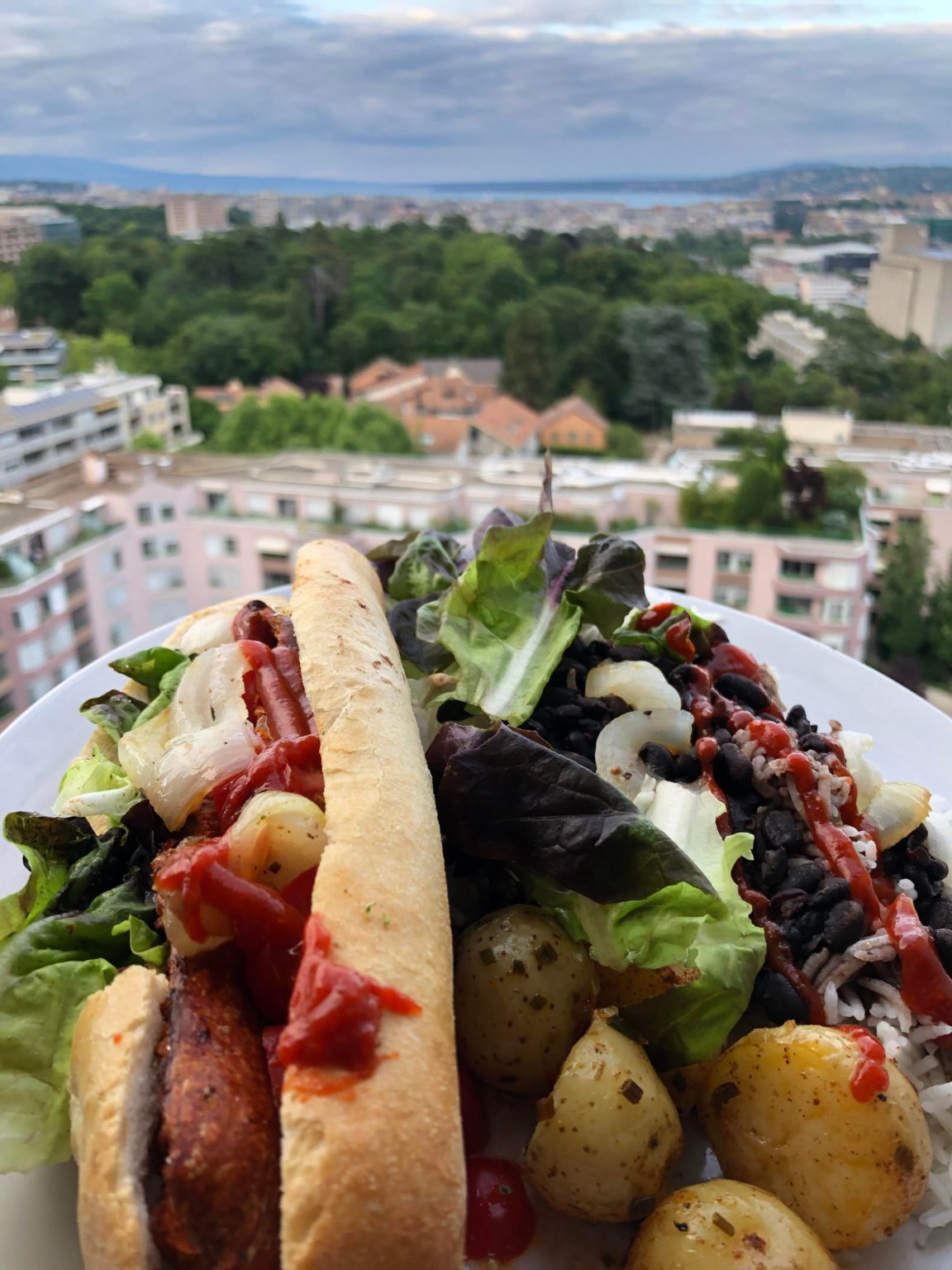 [I Ate] Vegan Eggslut Sandwich Dining and Cooking