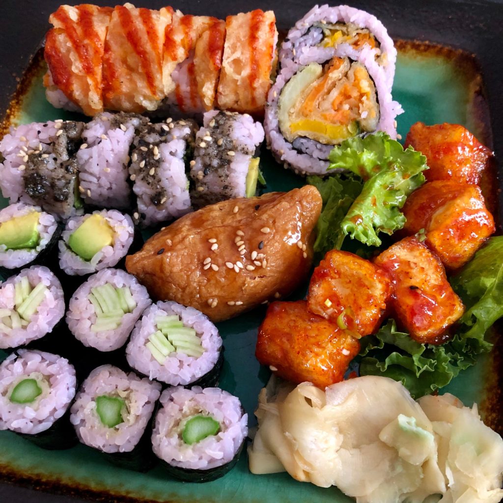 Anyone else craving sushi? 🤤