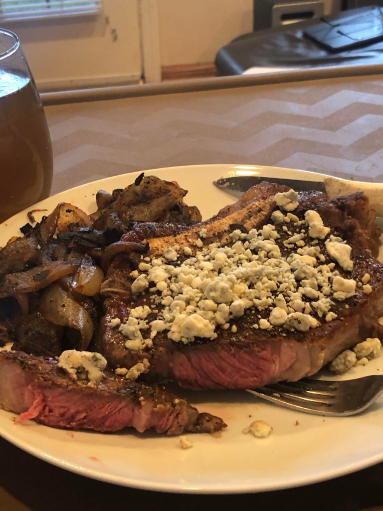 USDA Choice ribeye steak... 1lb that I bought for $5.99. Nice lunch.👍