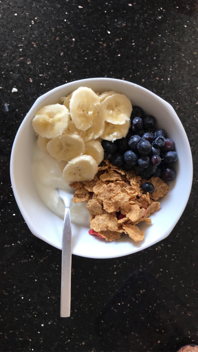 First Post 257 Calories And 12g Of Protein 6 Ounces Of Greek Yogurt One Small Banana 1 2 A Cup Of Blueberries And 1 2 A Cup Of Special K Strawberry Cereal Dining And Cooking First Post 257 Calories And 12g Of Protein 6 Ounces Of Greek Yogurt One Small Banana 1 2 A Cup Of Blueberries And 1 2 A Cup Of Special K Strawberry Cereal Dining And Cooking