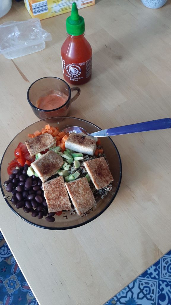 389 kcal 35g C 25g P 15g F