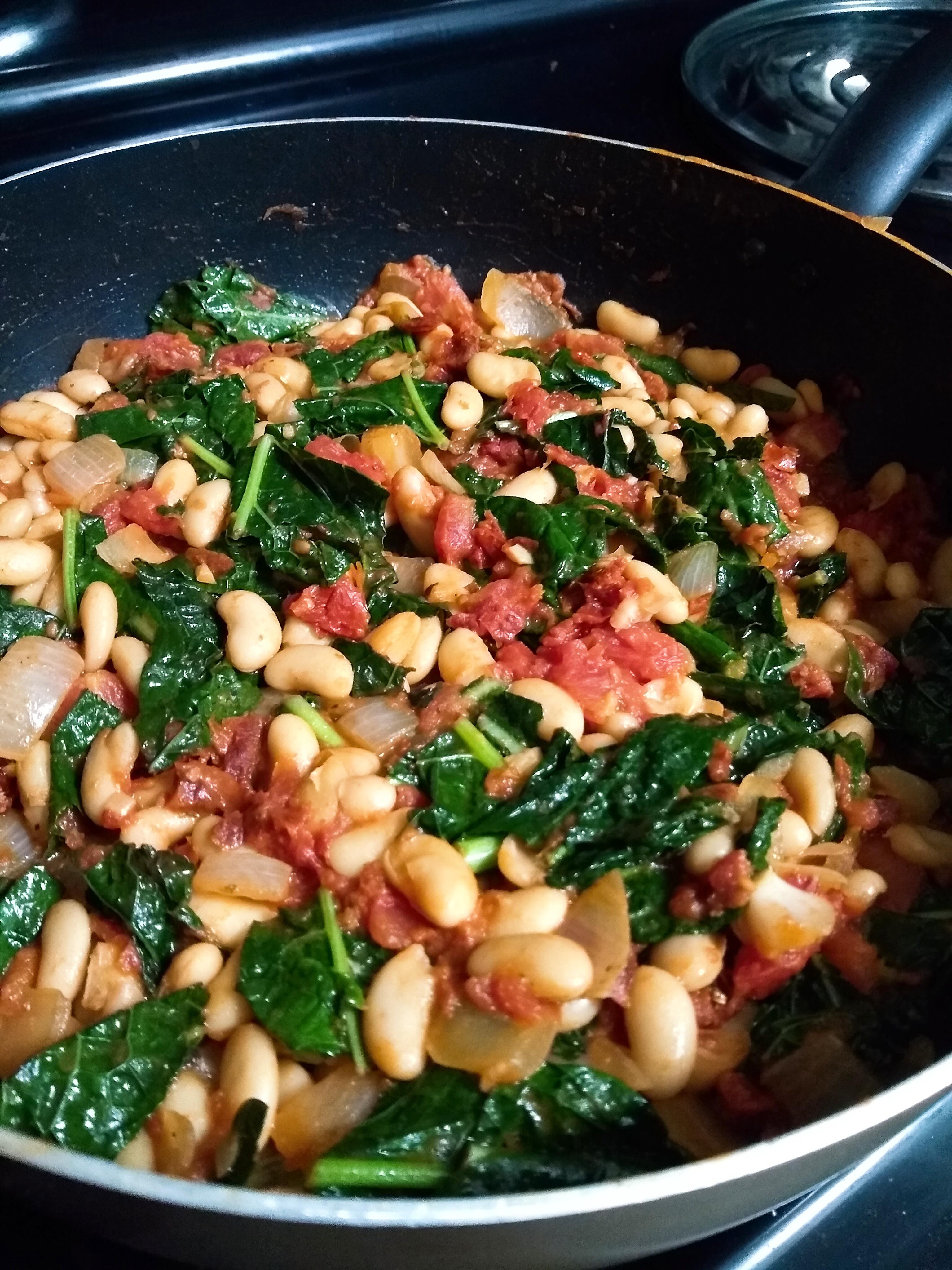 I made Tuscan White Bean Skillet, very flavorful and filling. Dining