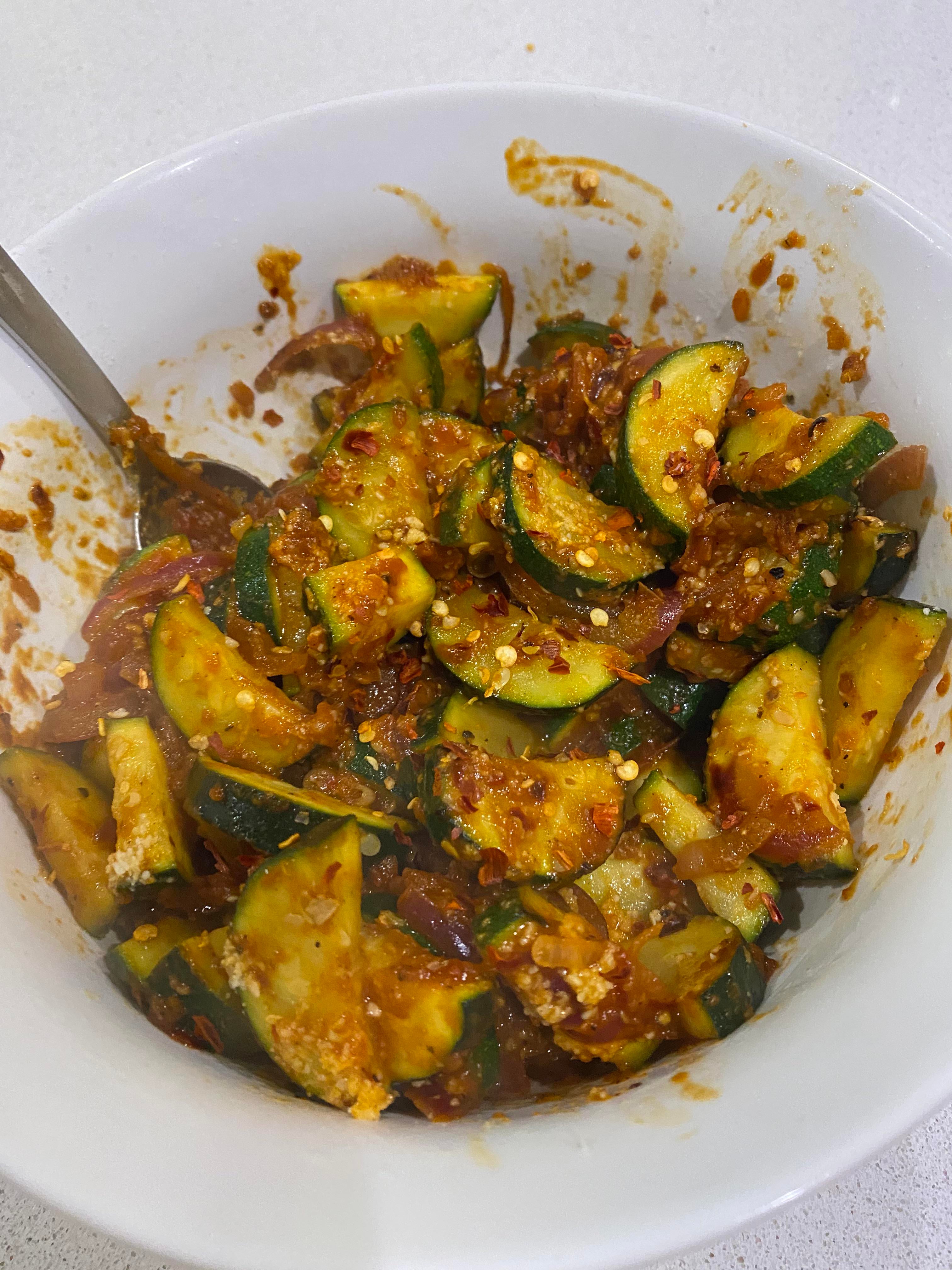 209 kcal zucchini, onion, garlic, marinara, Parmesan , red pepper