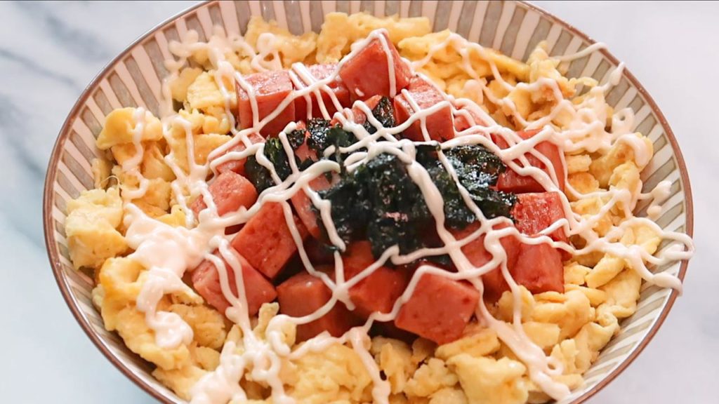 Korean Style Spam Mayo Rice with dried Seaweed!