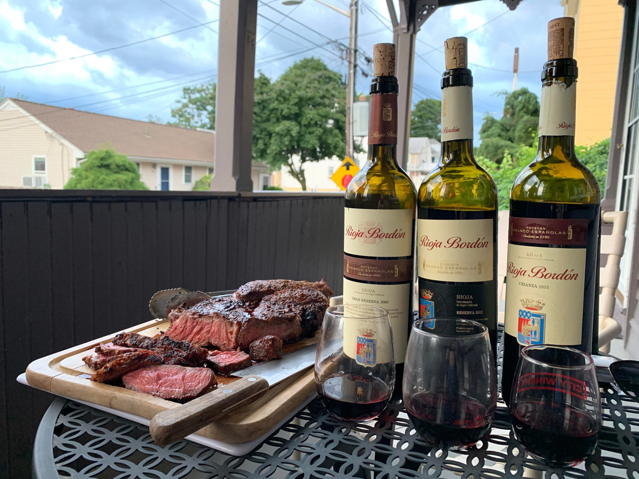 Rioja Bordón Horizontal tasting! With a charcoal grilled chuck roast to