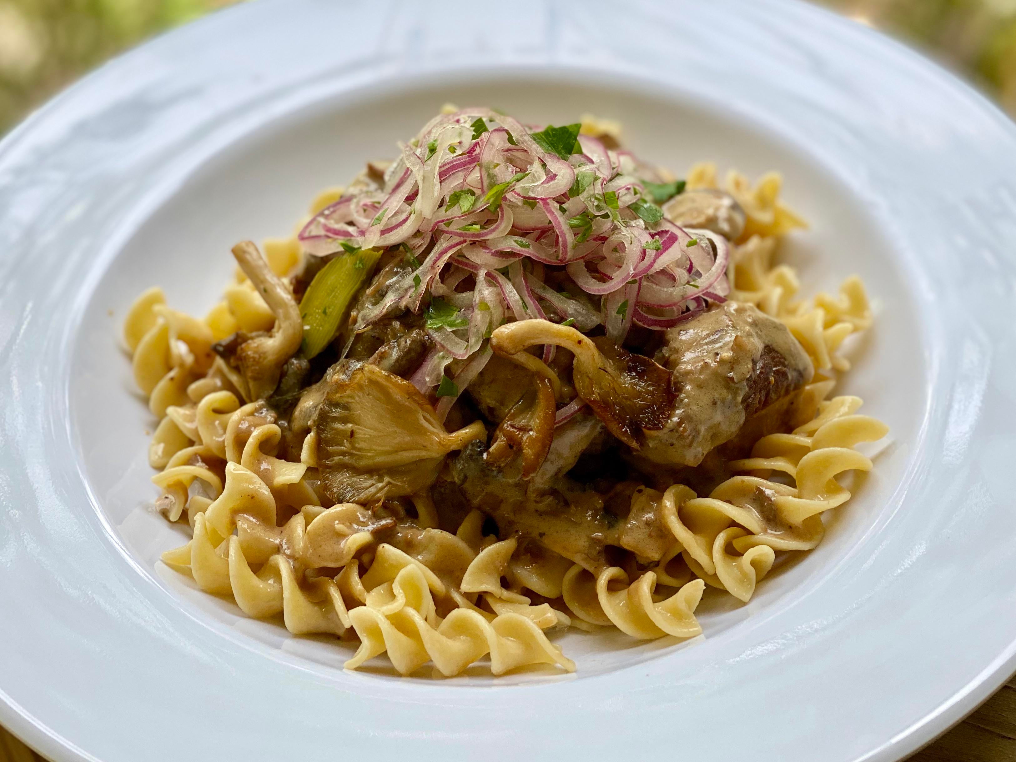 [Homemade] Braised Beef Stroganoff Dining and Cooking