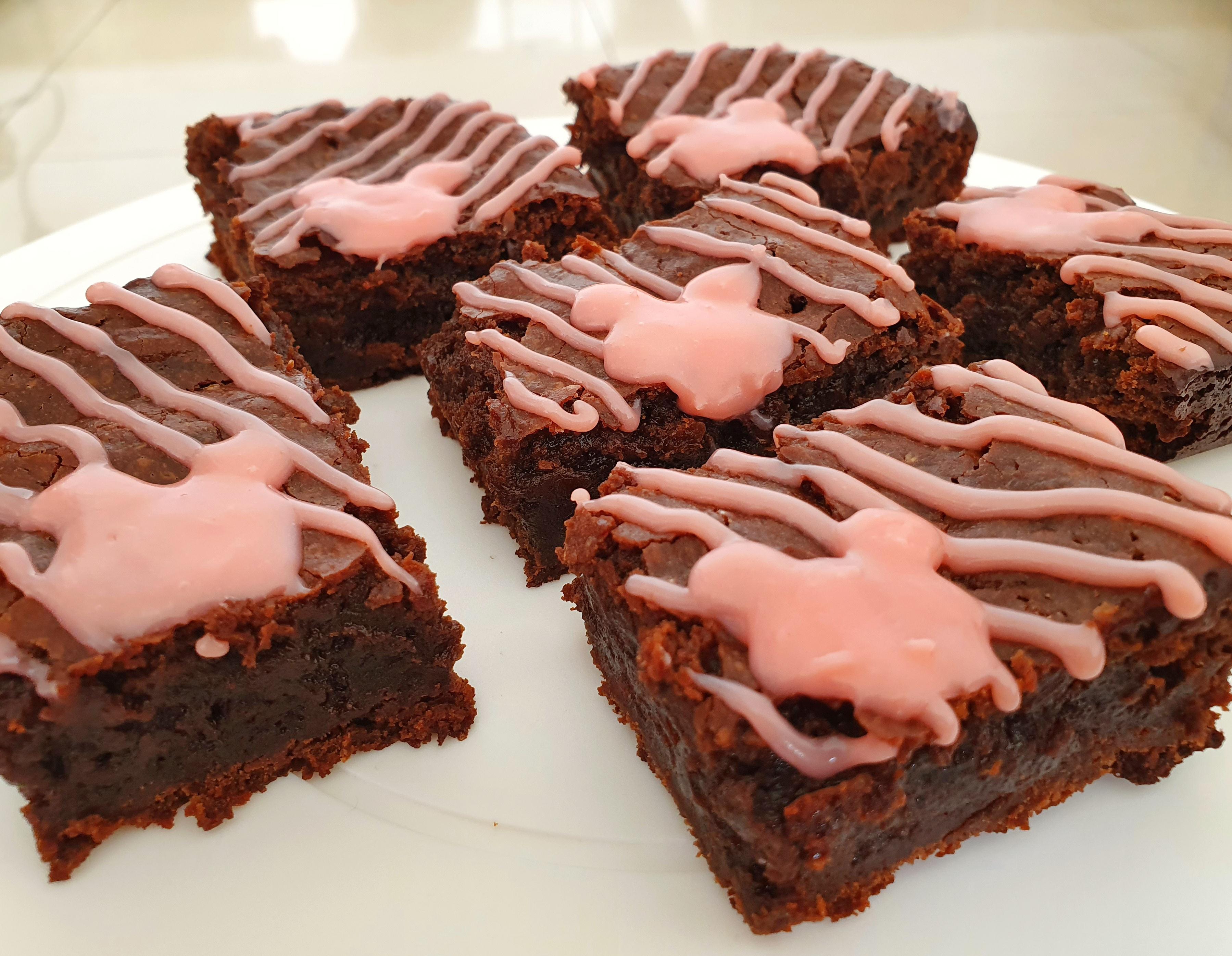 Can never go wrong with brownies..these are fudgy brownies with milk