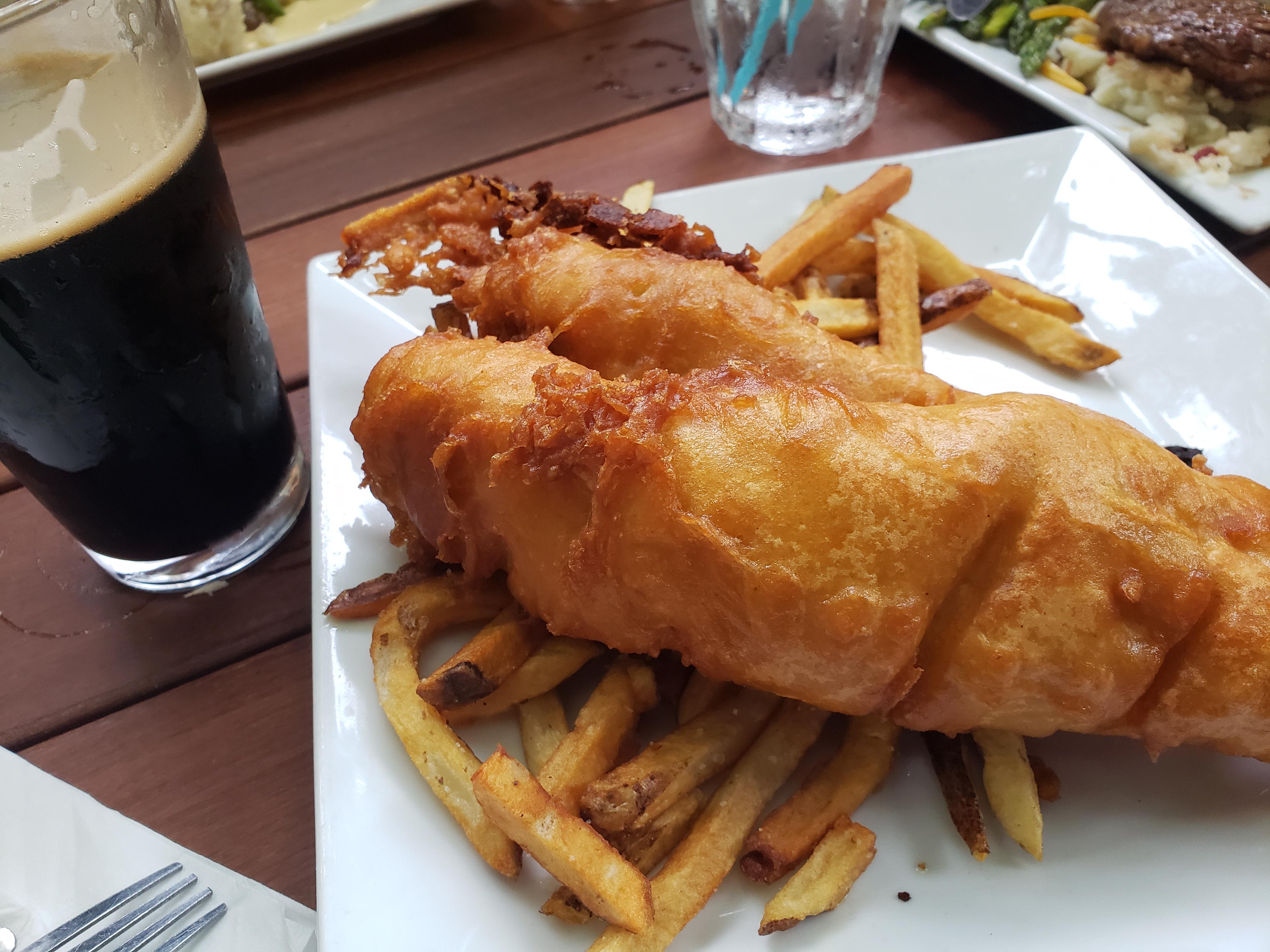 I ordered this gigantic cod fish and chips with an extremely dark 10