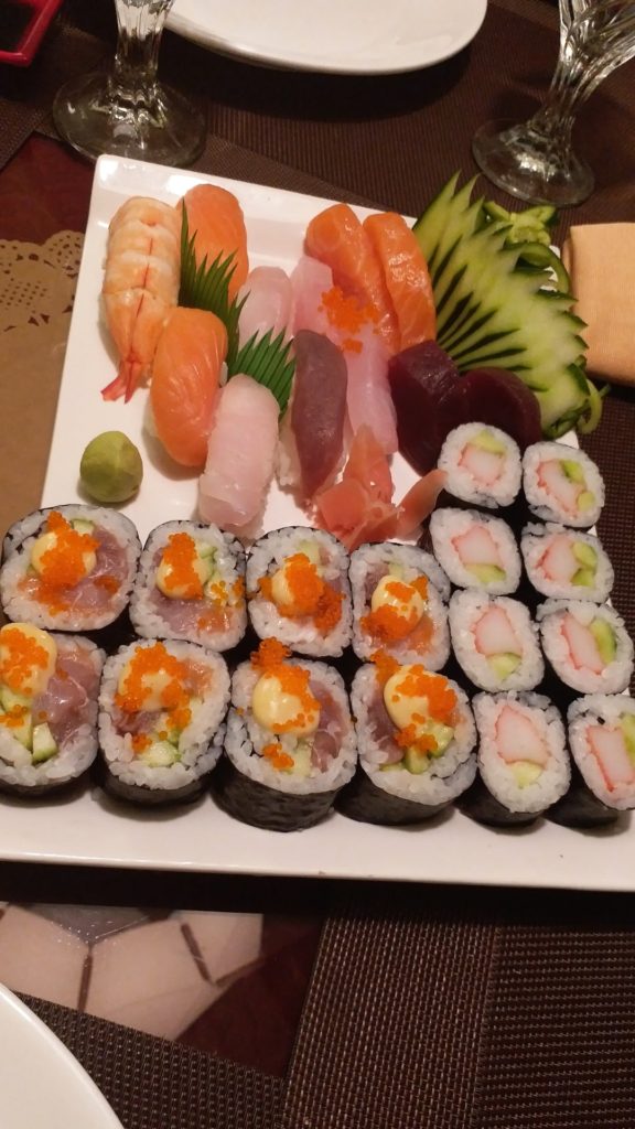 Nigiri, Maki and Sashimi! Fun day! - Dining and Cooking