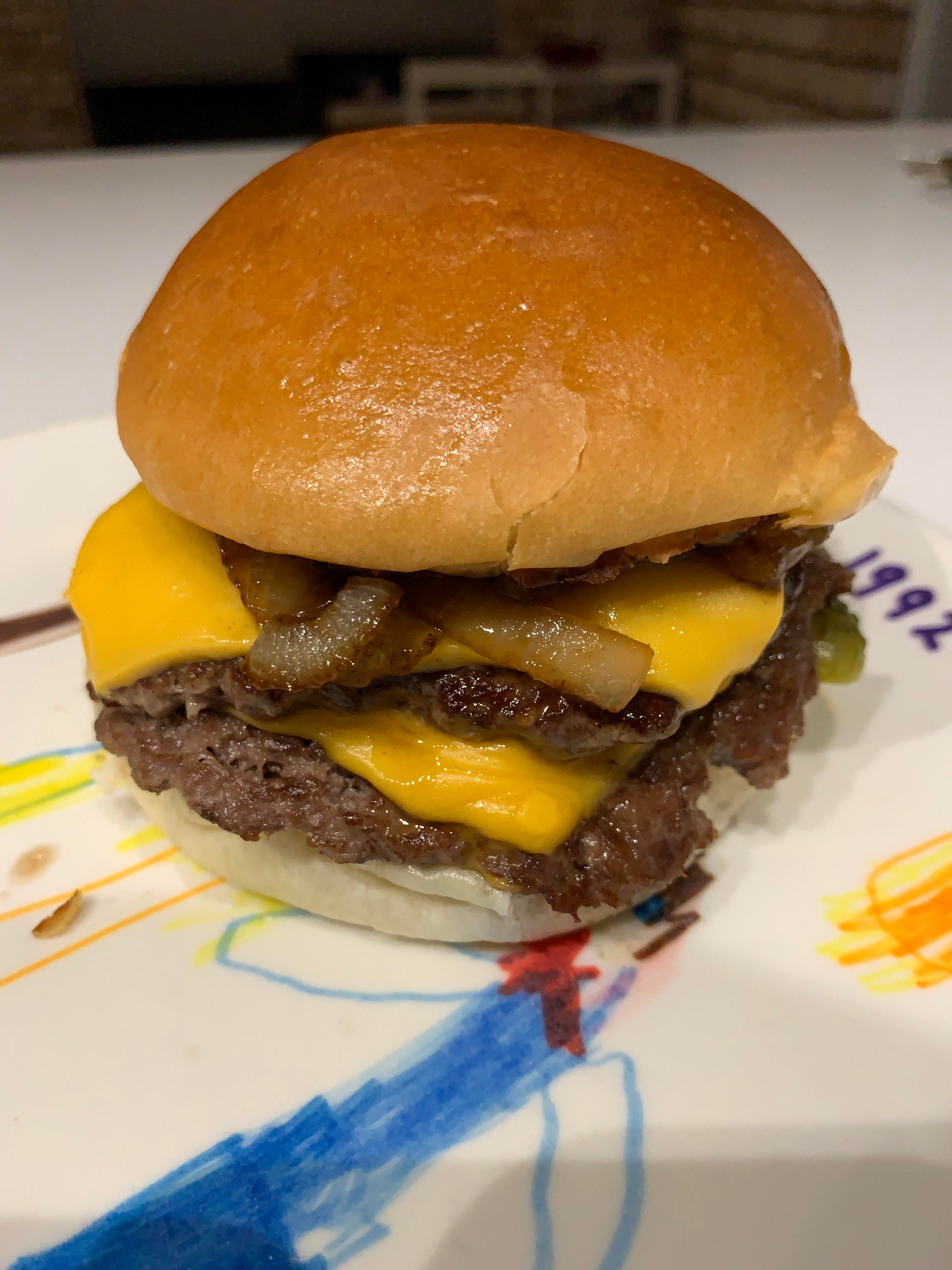 Two weeks in a row. Second attempt at a Smash Burger. Got milk buns