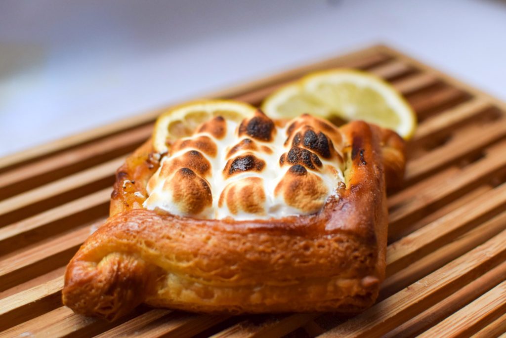 I’ve been trying new fillings for my danish pastrys. This is one of the classics, lemon curd and italian meringue