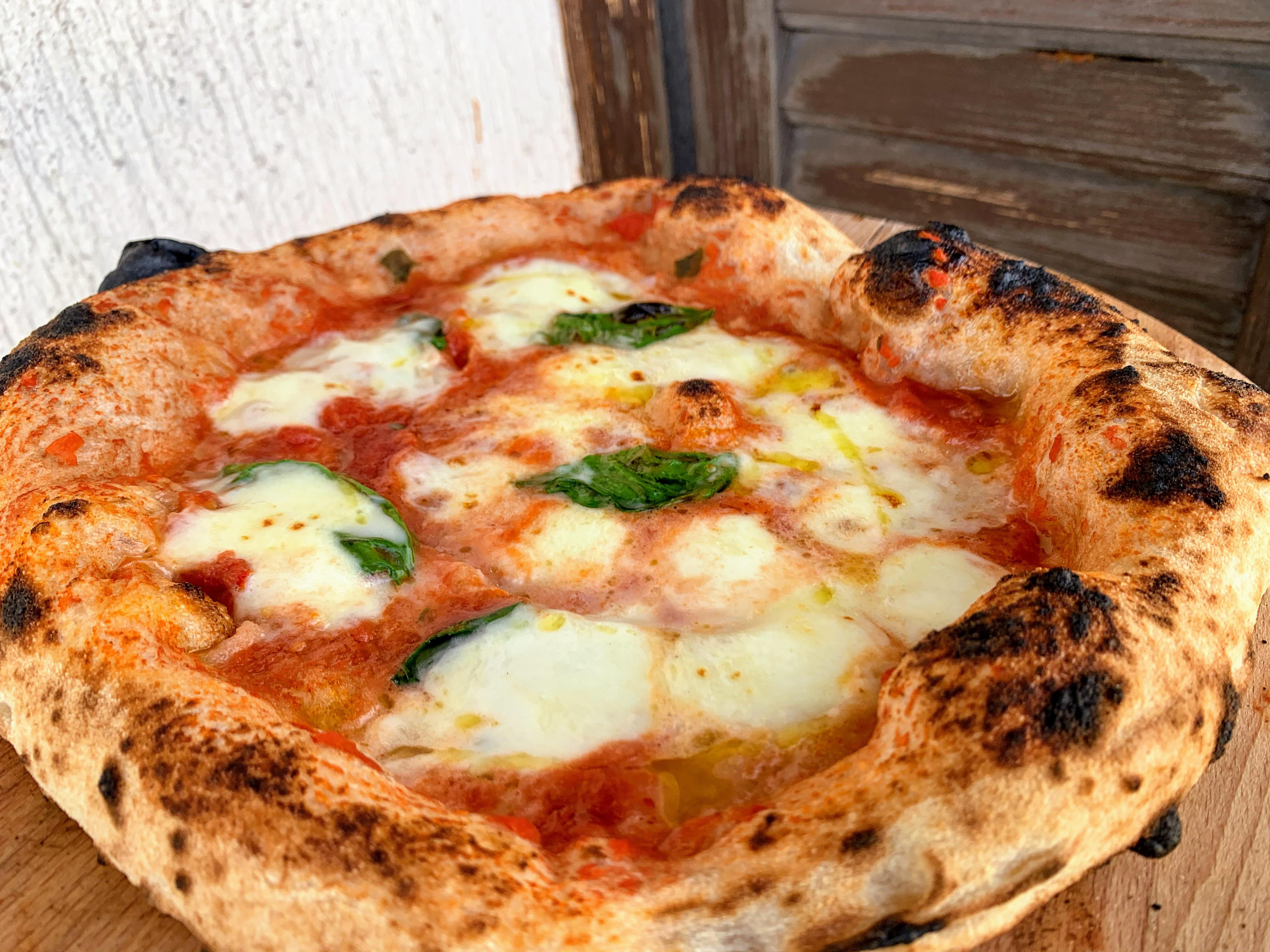 Margherita cooked in Effeuno P134h - Dining and Cooking