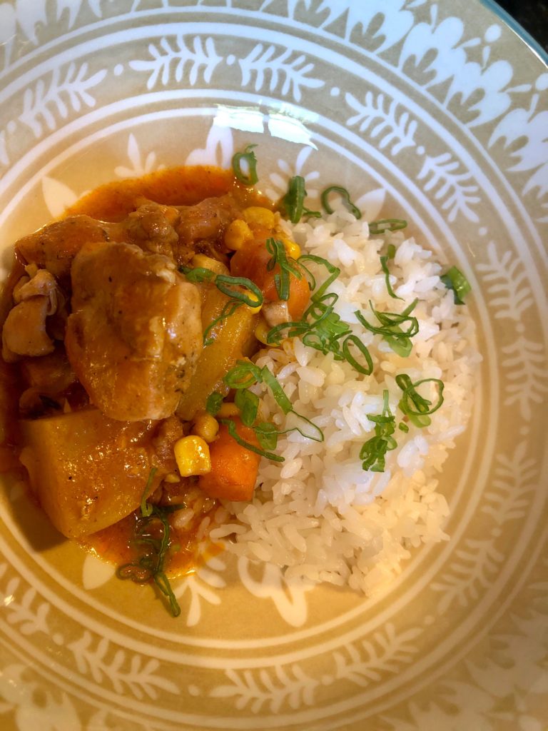 [homemade] POLLO GUISADO w/ white rice