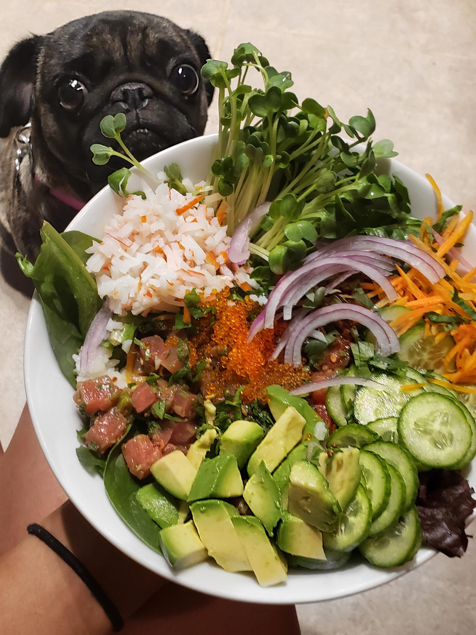 Spicy tuna poke bowl with Sriracha mayo (480 calories) Dining and Cooking