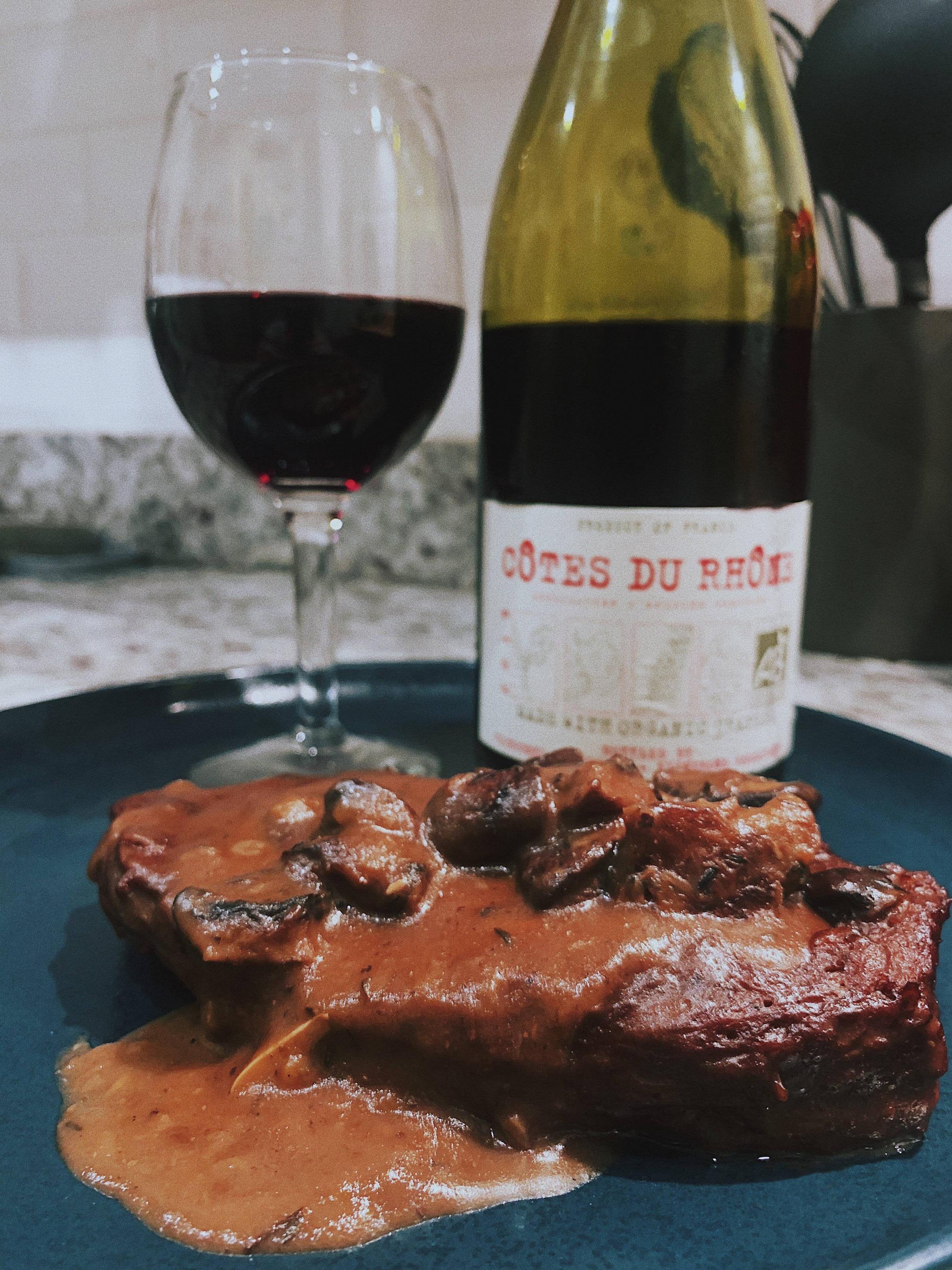 hey vegan friends, I made a seitan roast in a red wine demi glace