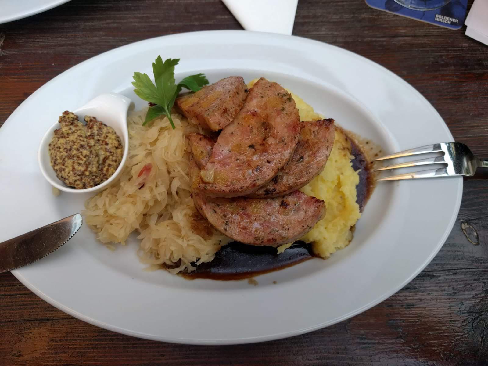 Pfälzer Saumagen mit Sauerkraut - Dining and Cooking