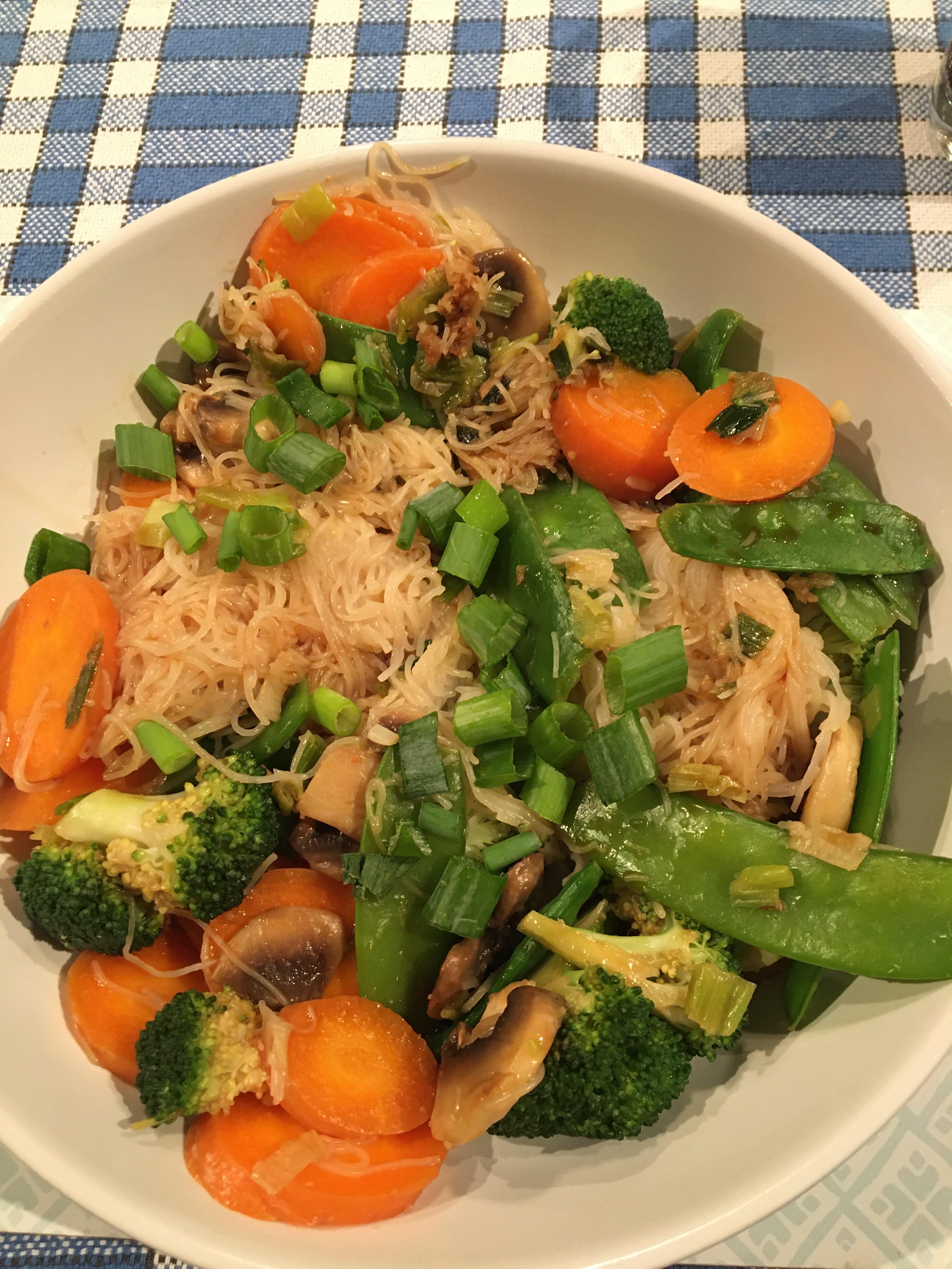 Veg stir fry with rice noodles for 500 calories, so good I’ve had it 2