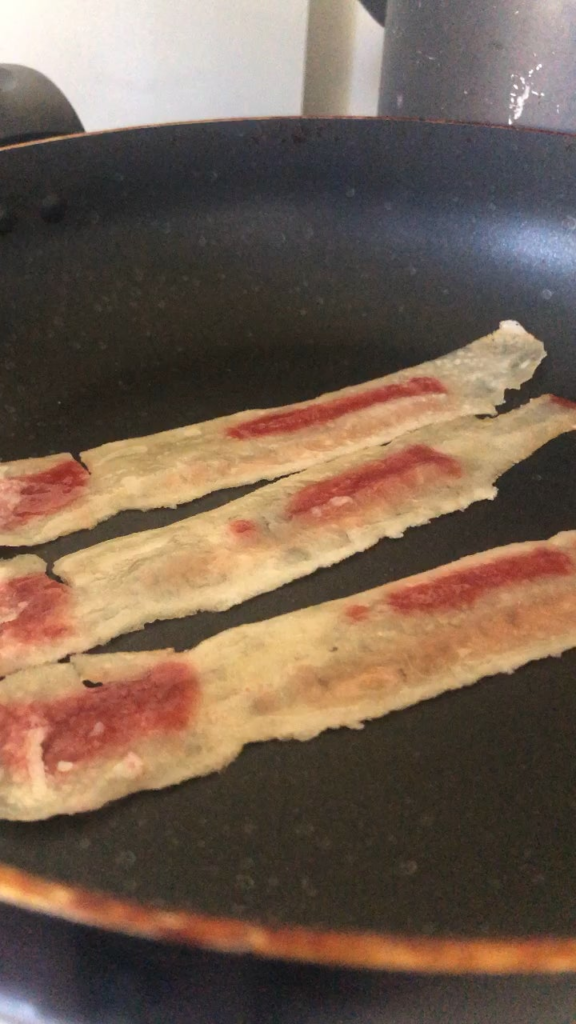 I finally tried Hooray Foods’ plant-based bacon and can confirm that it’s very bacon-y. Sound on for the sizzle.