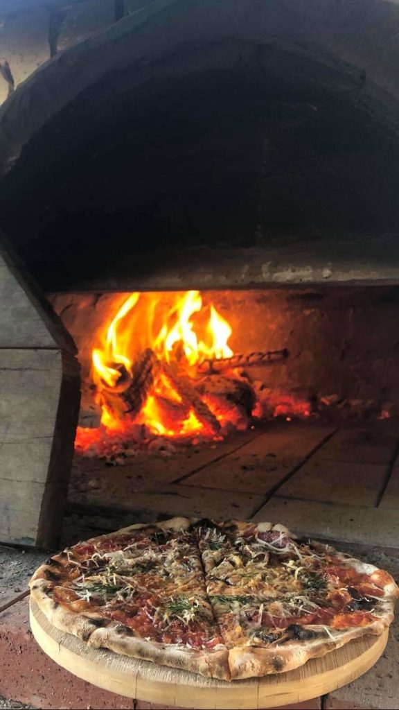 Salami and basil pie