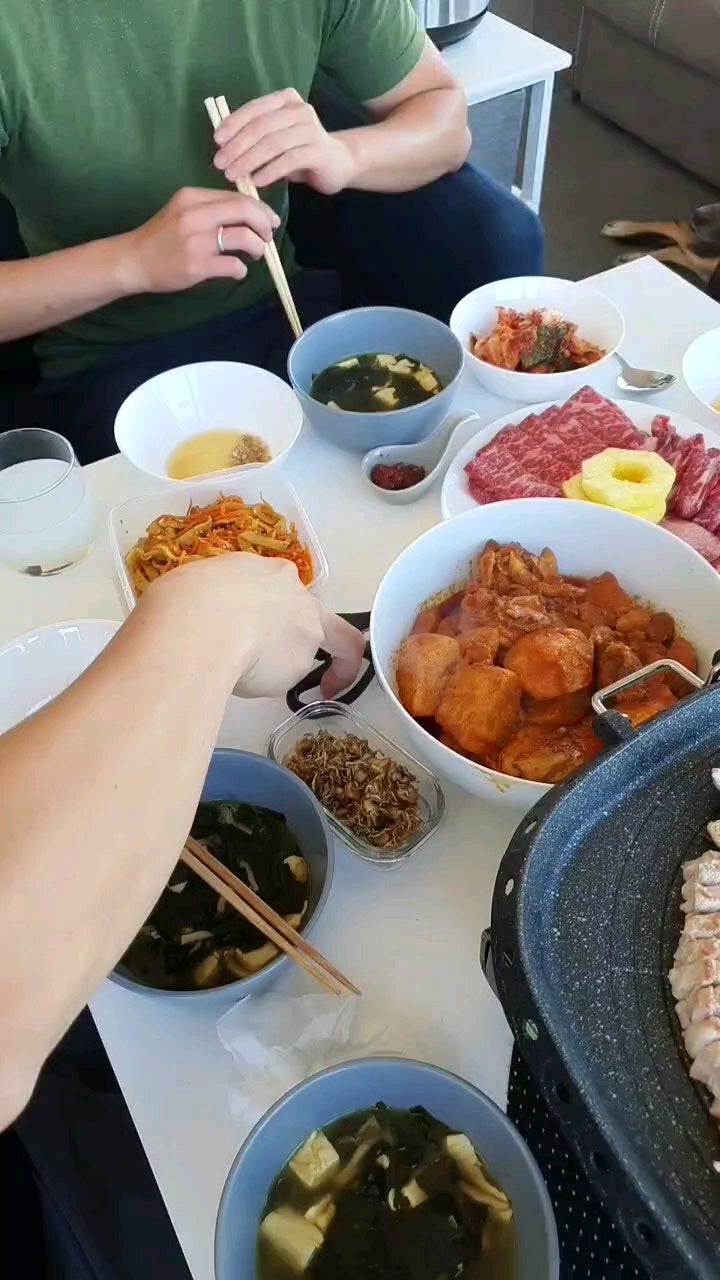 Boxing day BBQ on a sunny day 🤩 Dining and Cooking