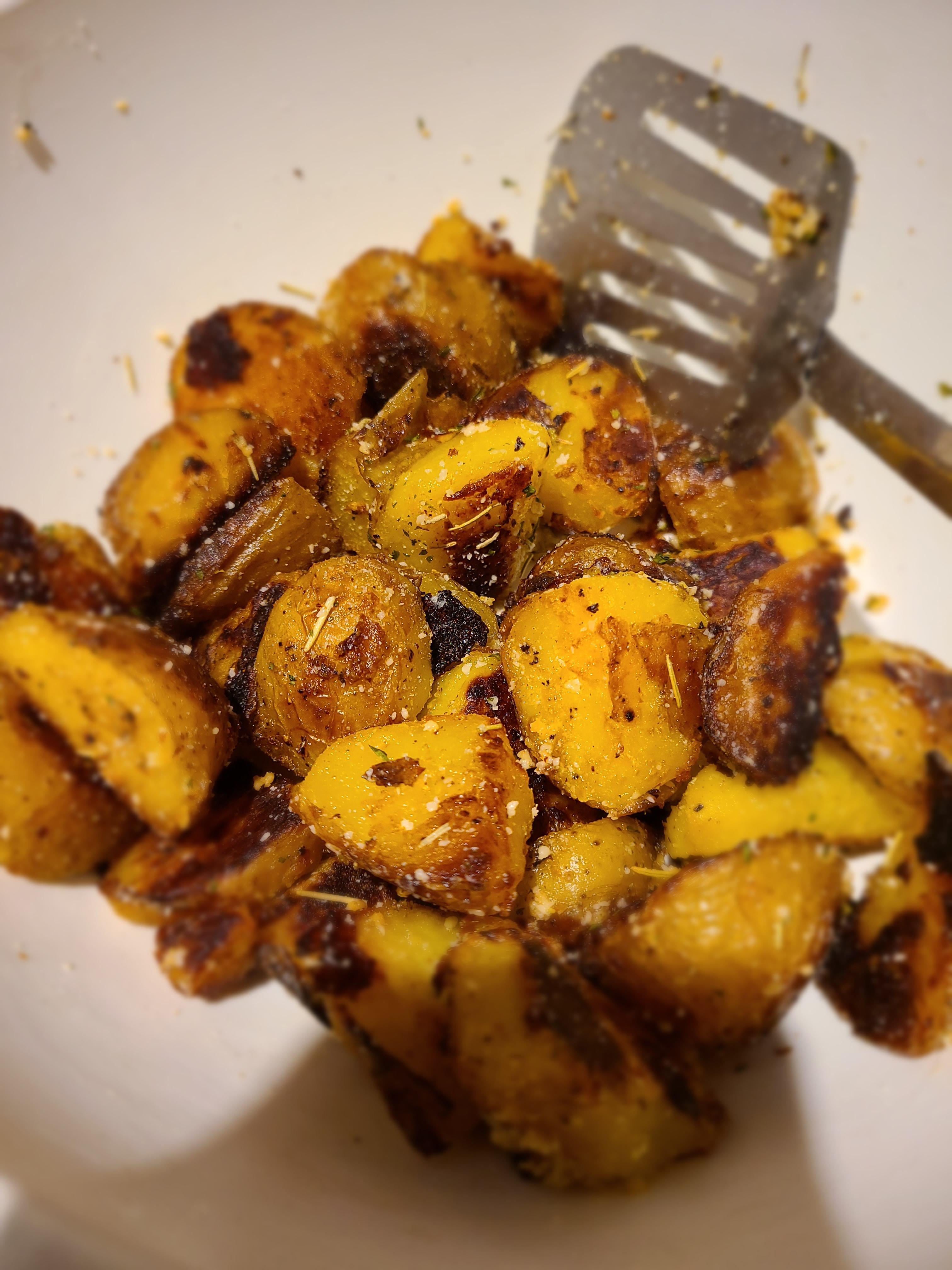 Crispy Roast Yukon Gold Potatoes with Rosemary, Garlic, and Parmesan 😋