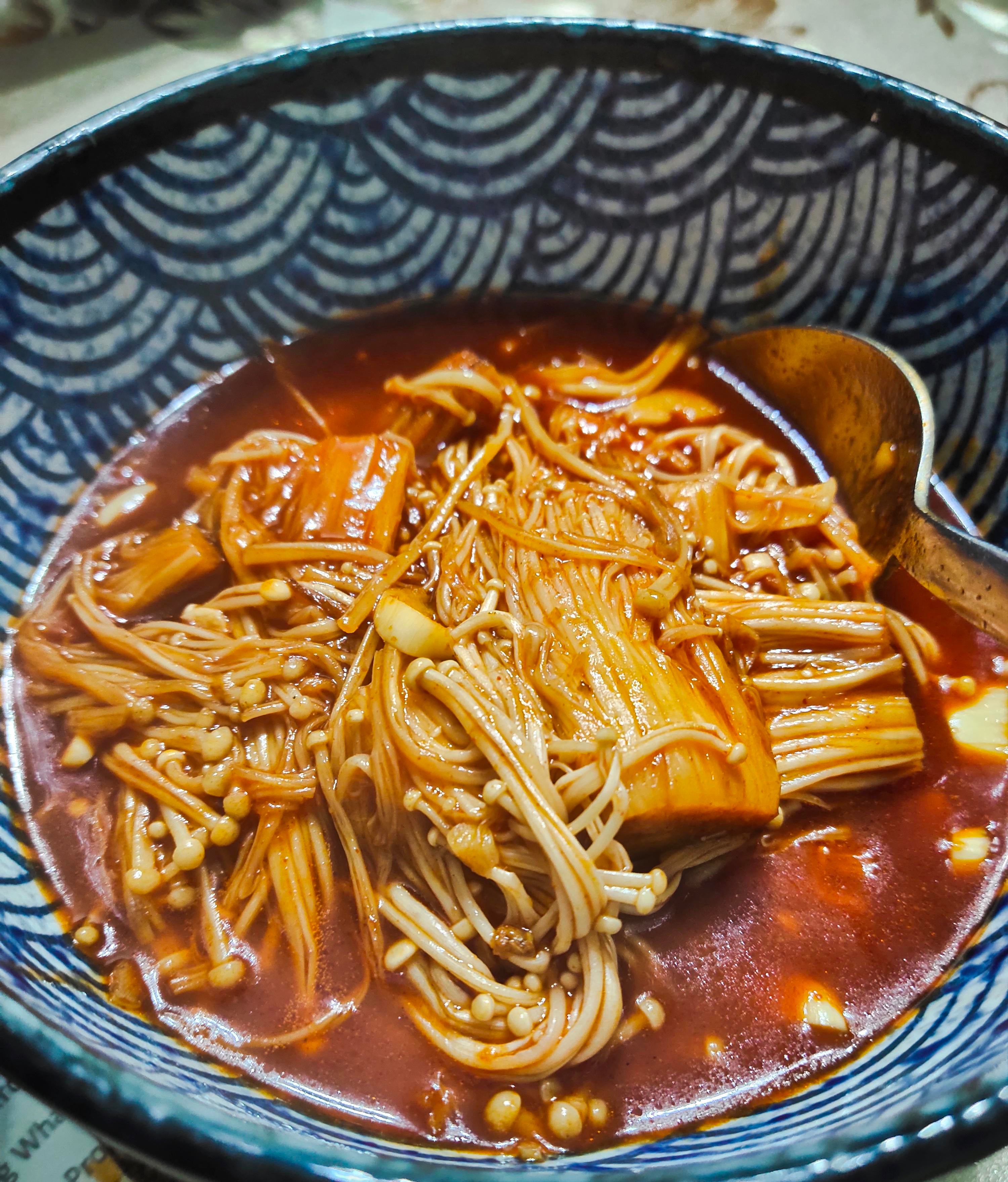 Cooked Spicy Enoki Mushroom! finished in a blink! - Dining and Cooking