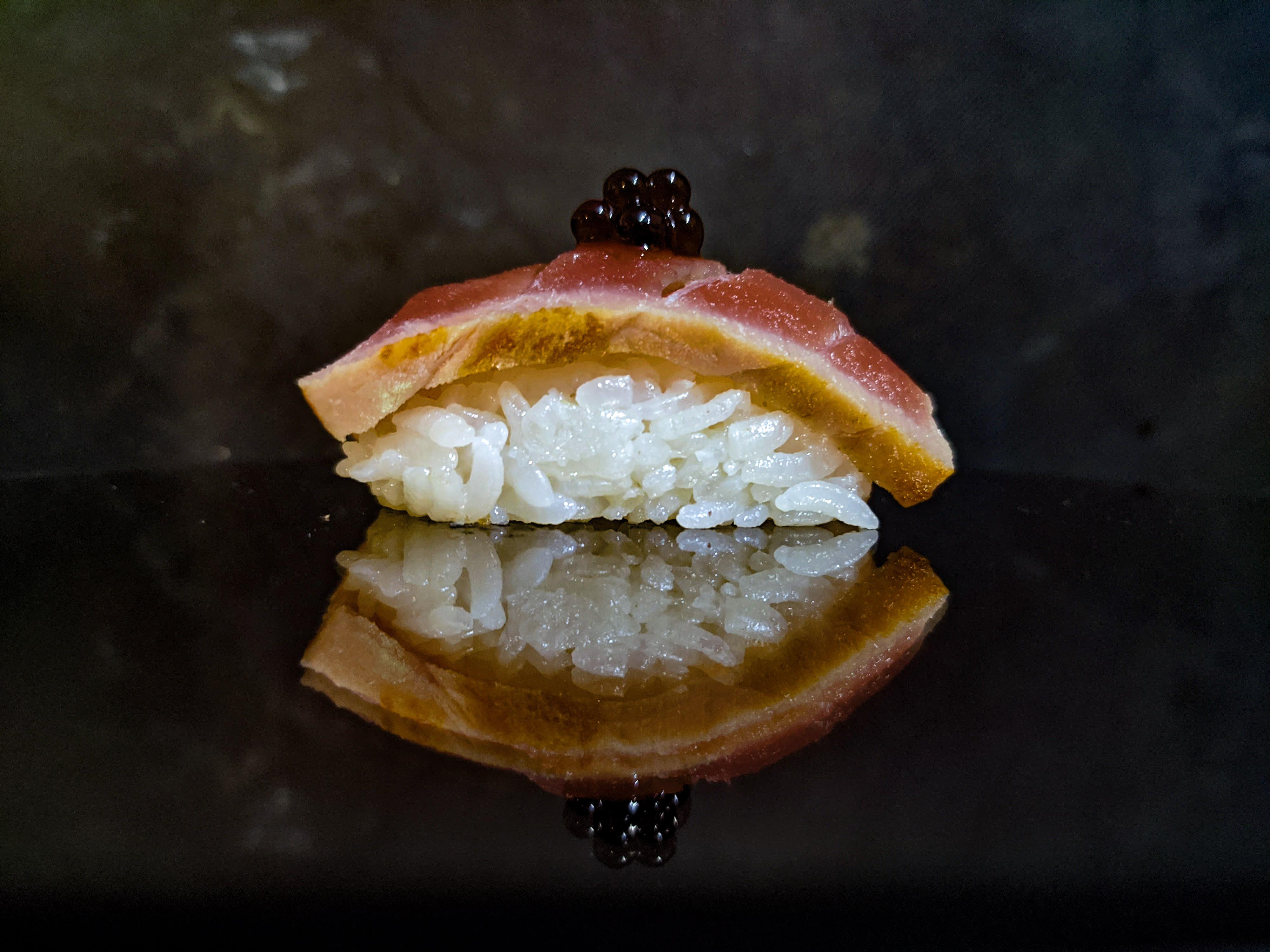 Tuna tataki nigiri 🥢🍣 Dining and Cooking