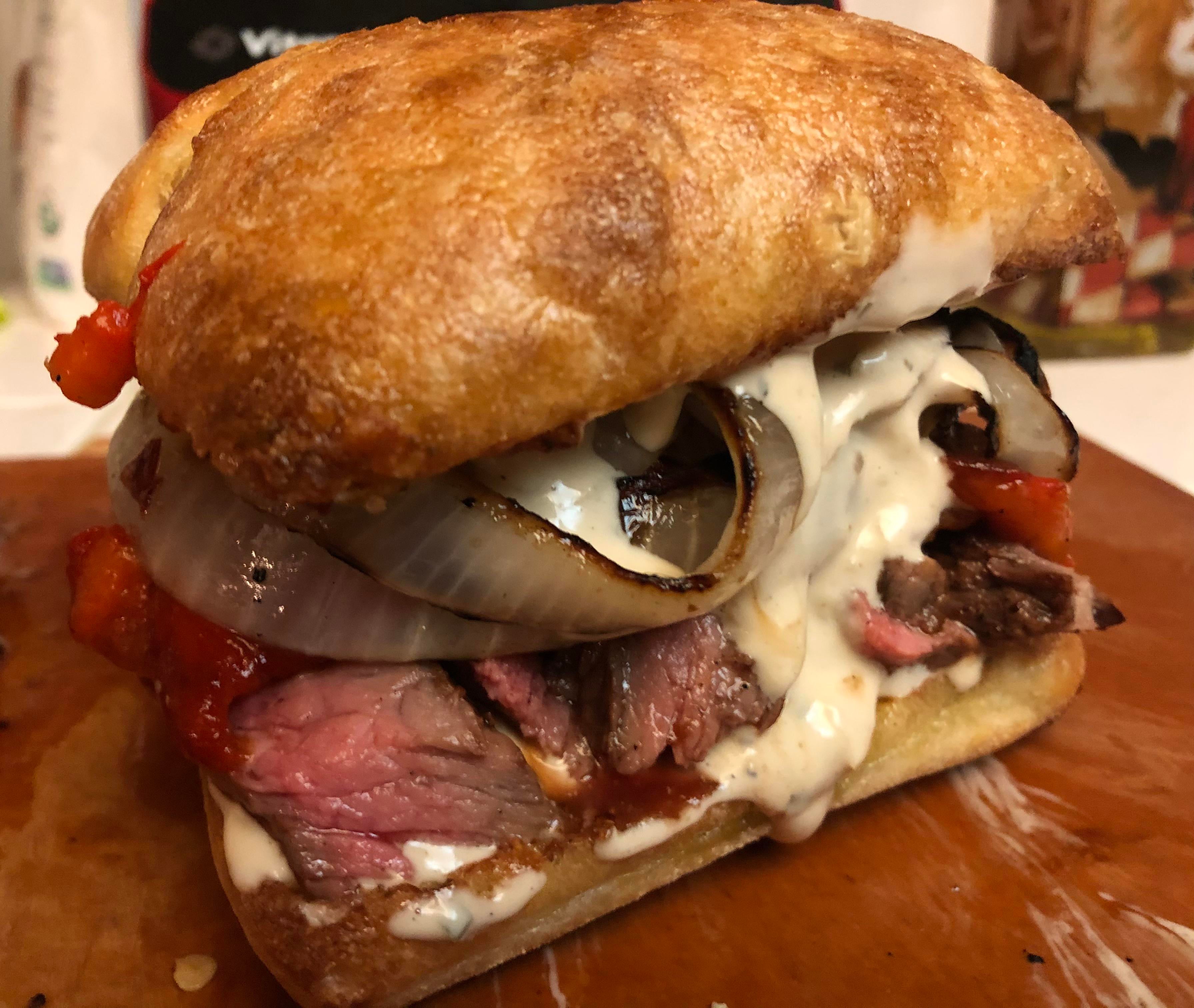 [Homemade] Grilled Steak Sandwich on Garlic Bread Dining and Cooking