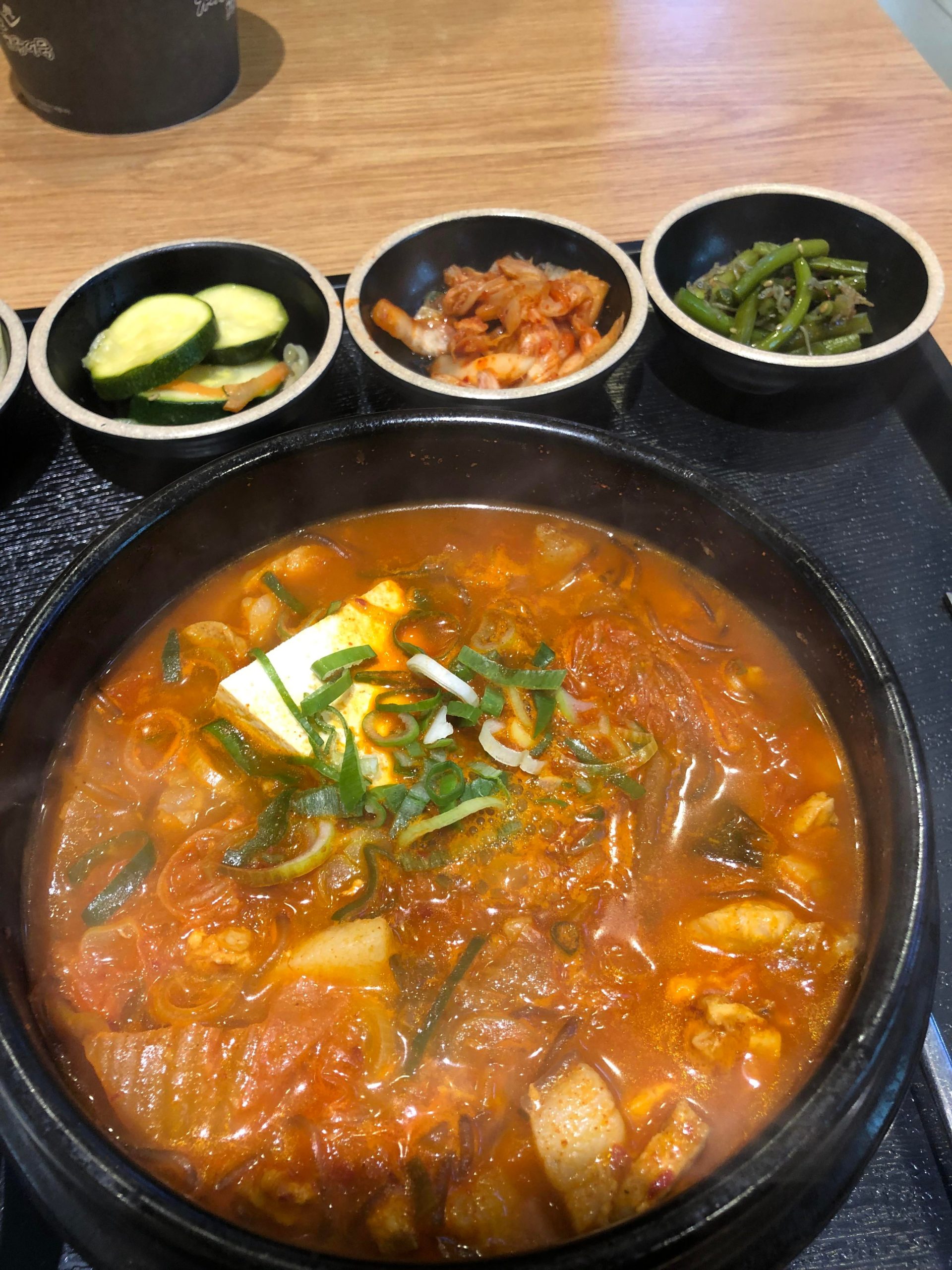 김치찌개 (kimchi stew) 472kcal Dining and Cooking