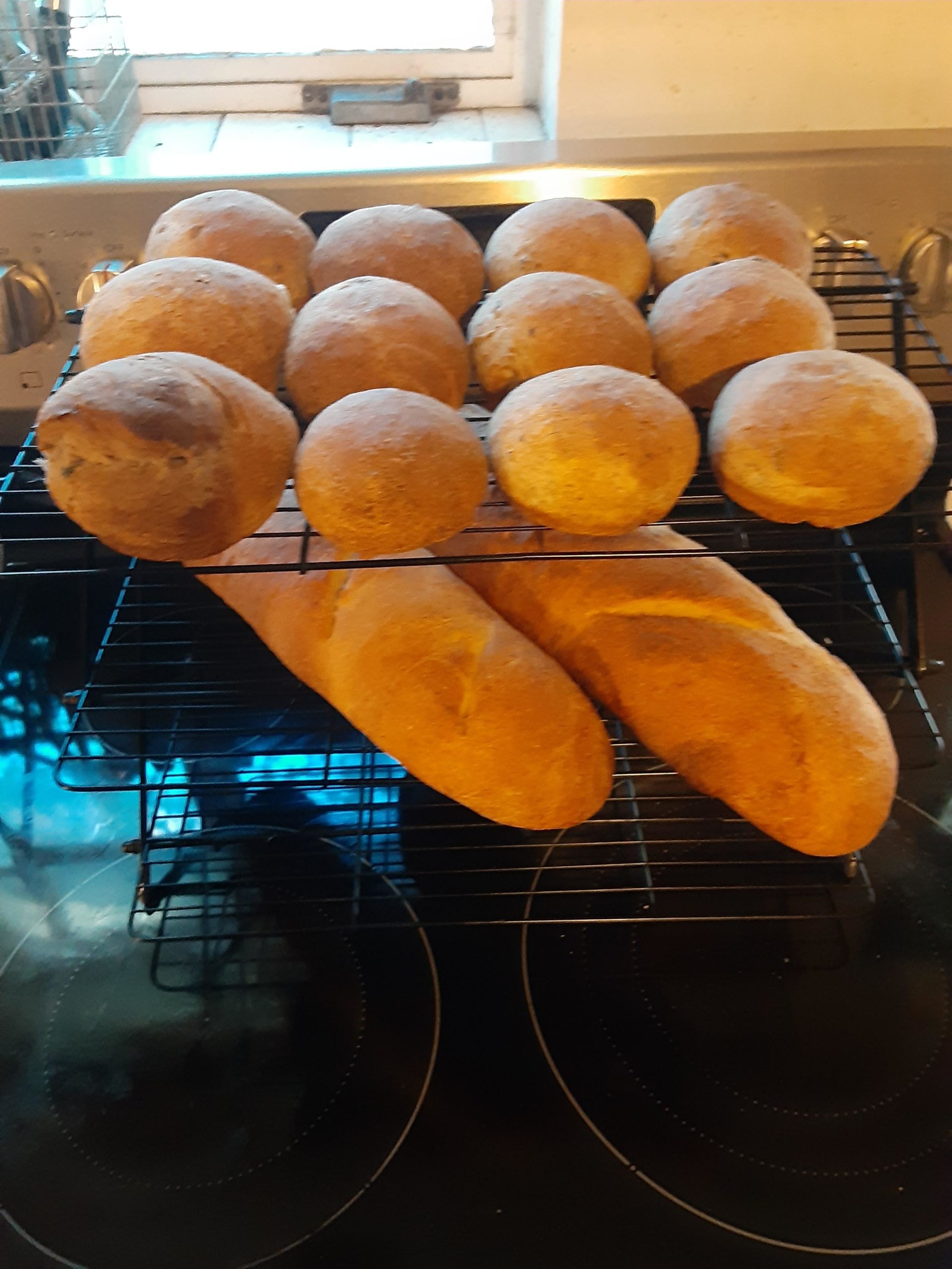 Olive, Caraway. Rye slider buns & grench bread. 😁 Dining and Cooking