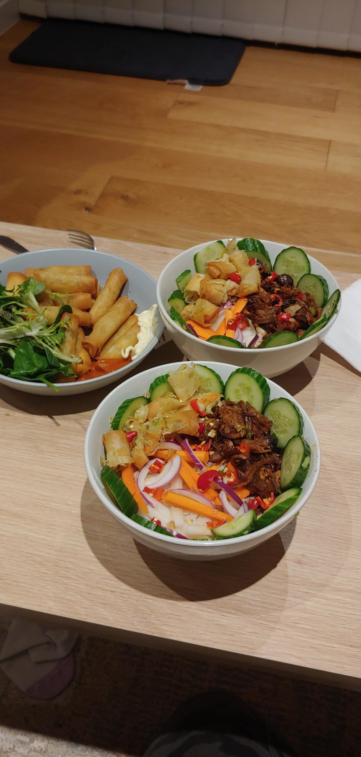 Vermicelli noodle salad and spring rolls Dining and Cooking