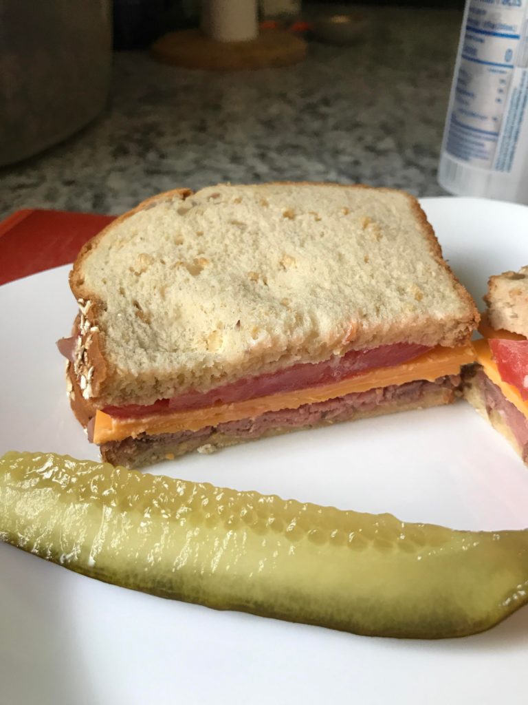 Roast beef, cheddar, and heirloom tomato 🥩🧀🍅🤌🏽