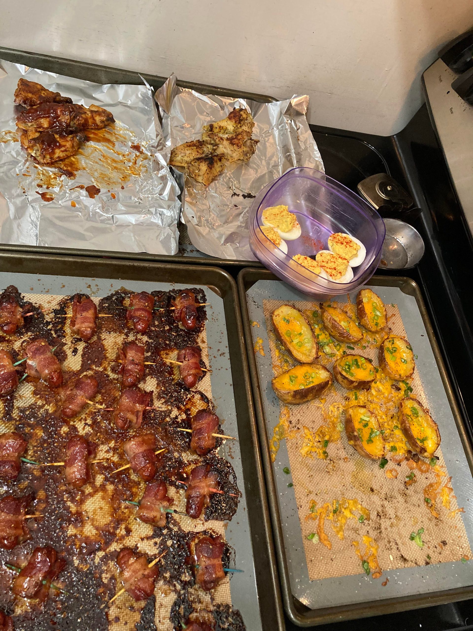 Game day spread I made today. Lemon pepper wings (some with BBQ