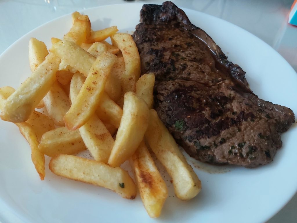 Sirloin steak and peri peri chips