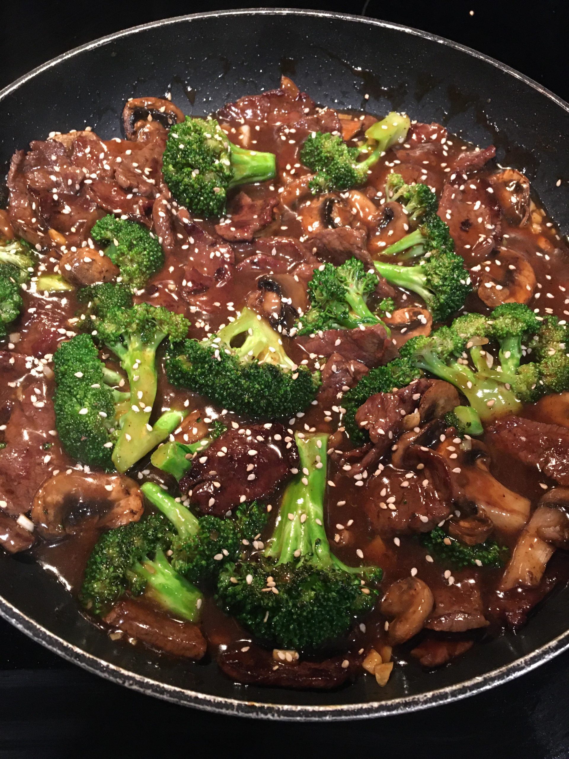 [homemade] beef, broccoli and mushrooms - Dining and Cooking