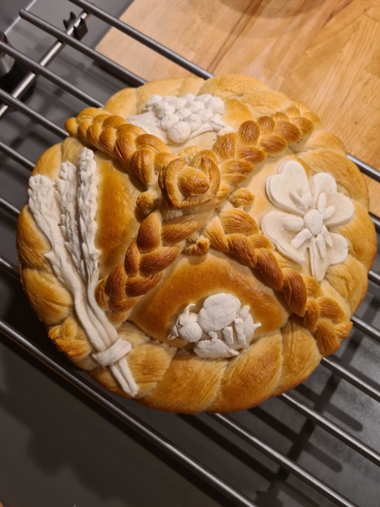 I made Božićna Česnica (Serbian Christmas bread)