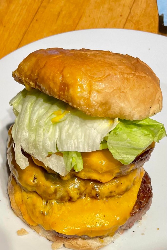 Triple cheeseburger 🍔 🍔 🍔