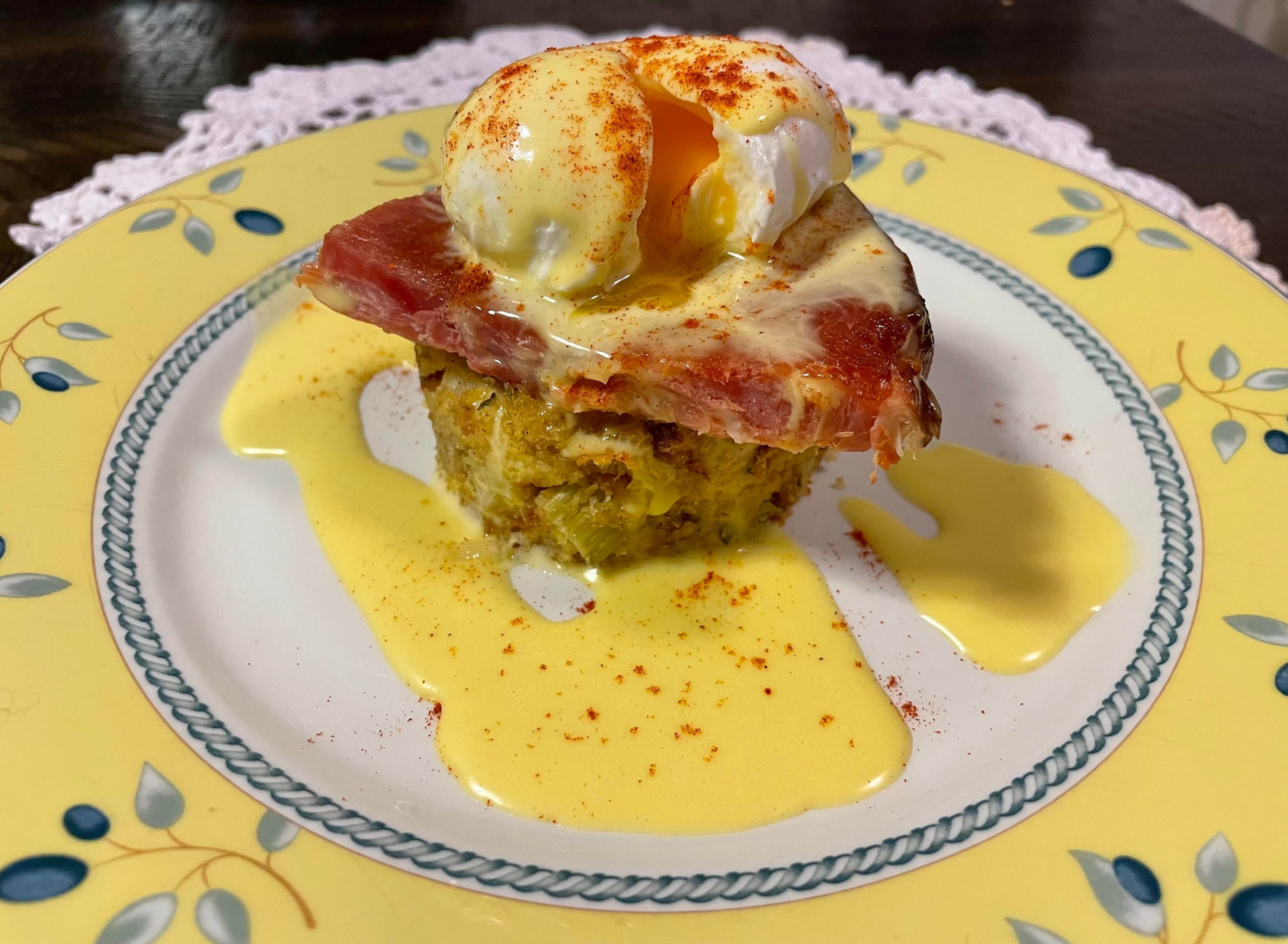 Cornbread stuffing Benedict with ham steak Dining and Cooking