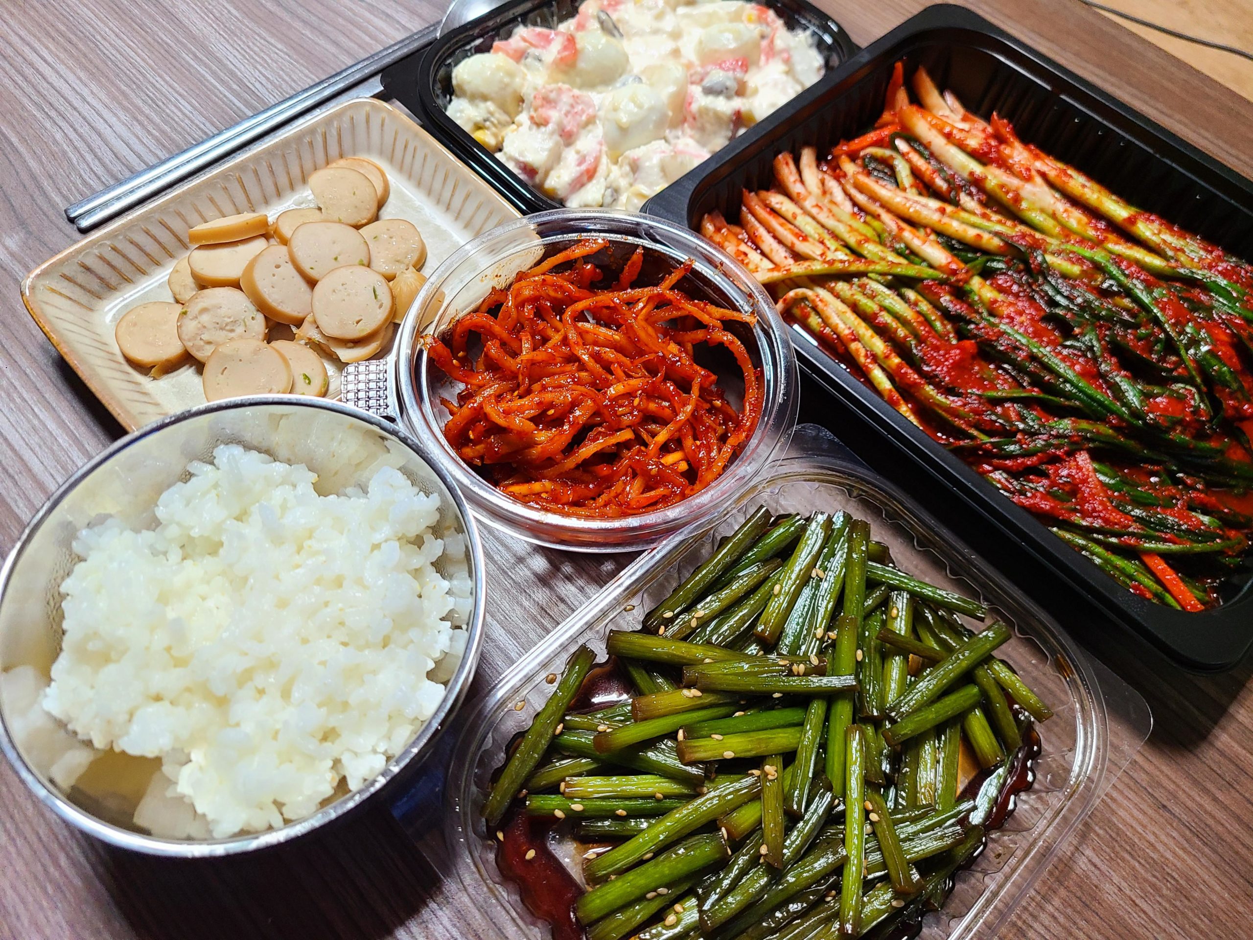 Super simple dinner! Various Banchan and rice! Dining and Cooking